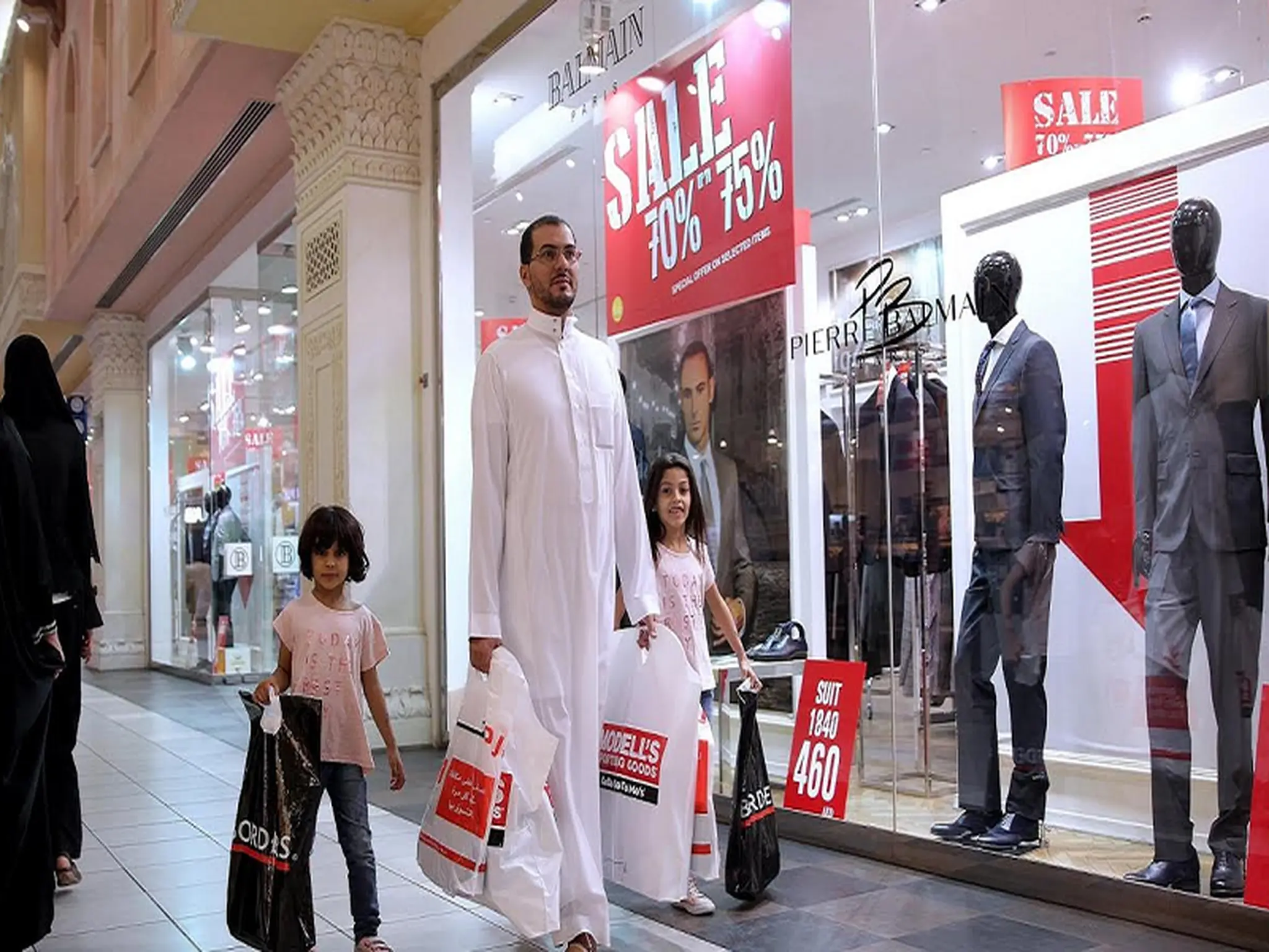 Big discounts for shopping in Dubai .. 90% discounts in Dubai