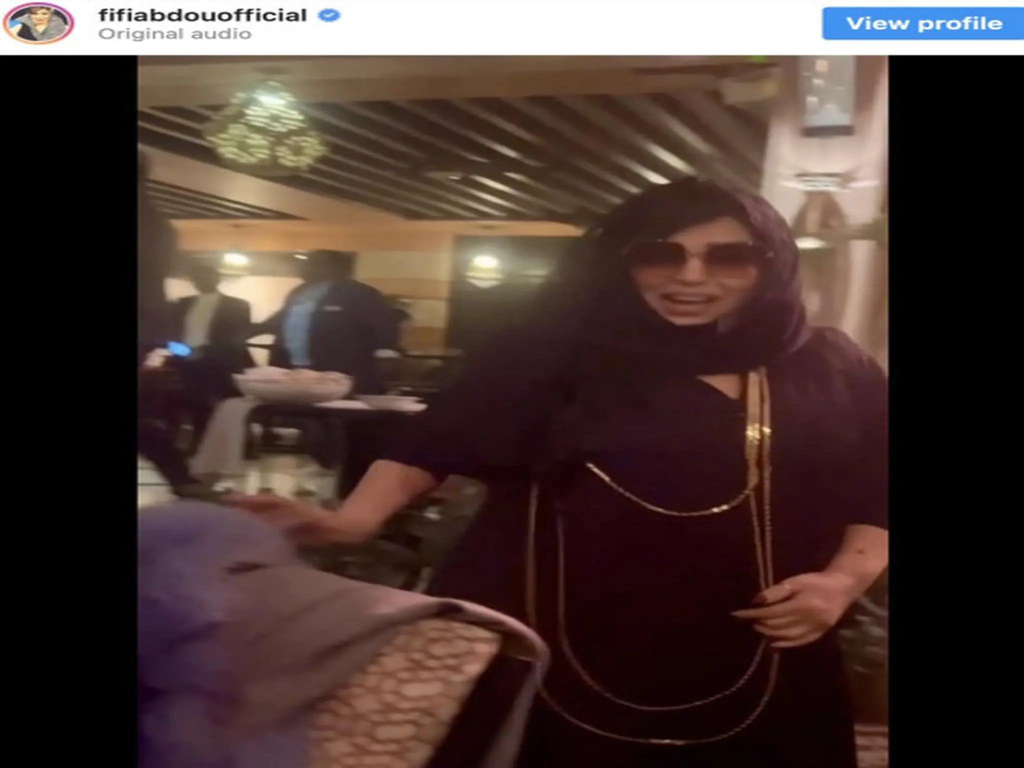 هجوم على فيفي عبده بعد رقصها بالحجاب بالفيديو