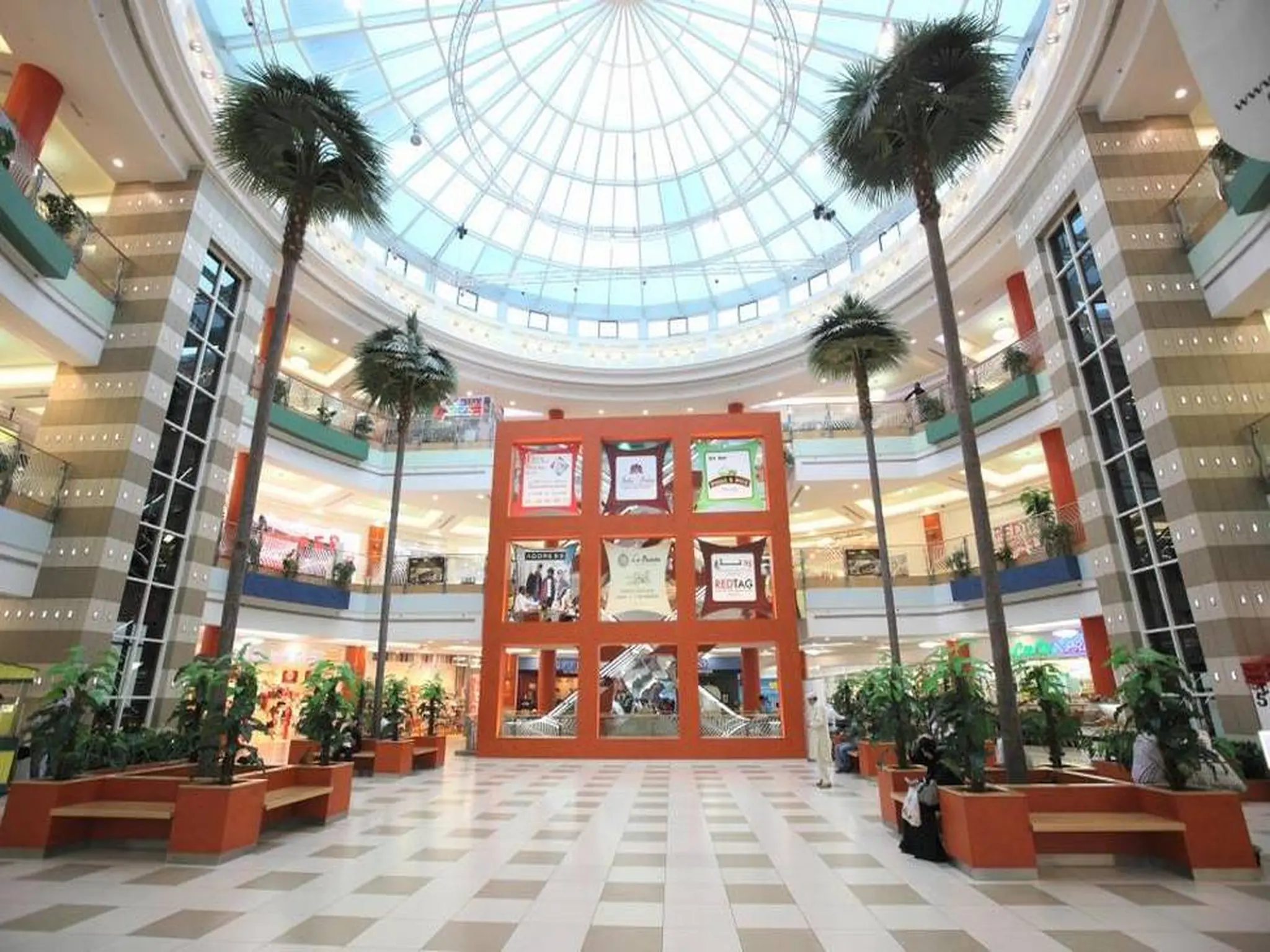 Top 10 shopping malls in Abu Dhabi