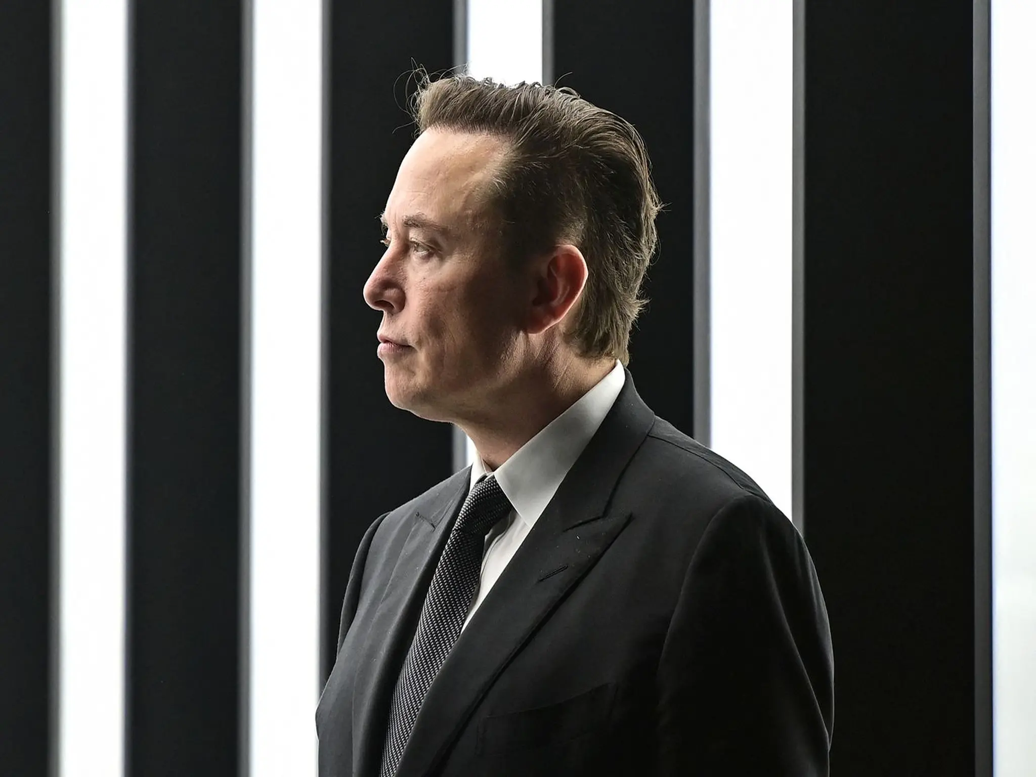 "Musk" congratulates the UAE on Hope probe's stunning observations