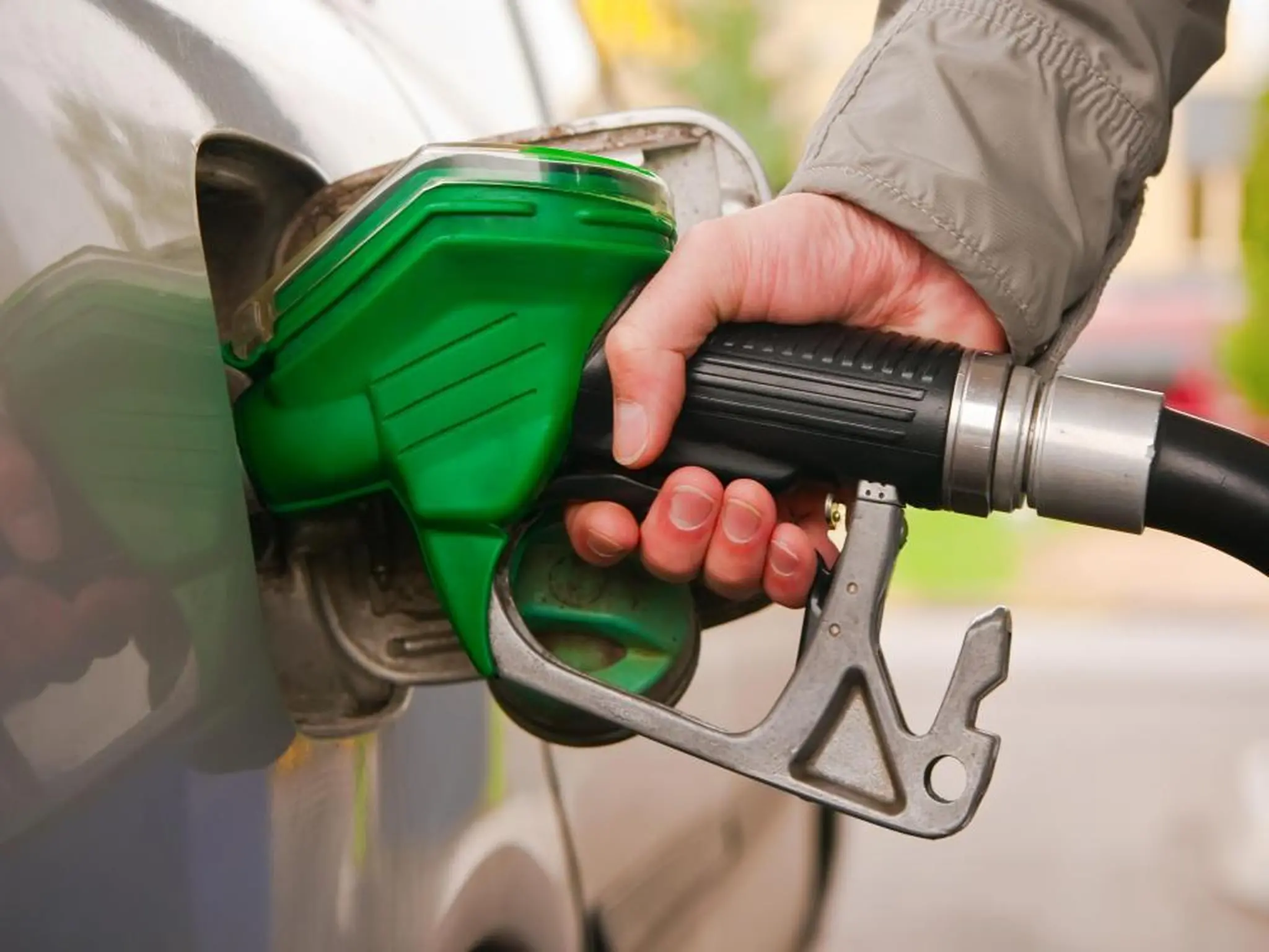 Urgent.. The increase in gasoline prices in the emirates for the month of May