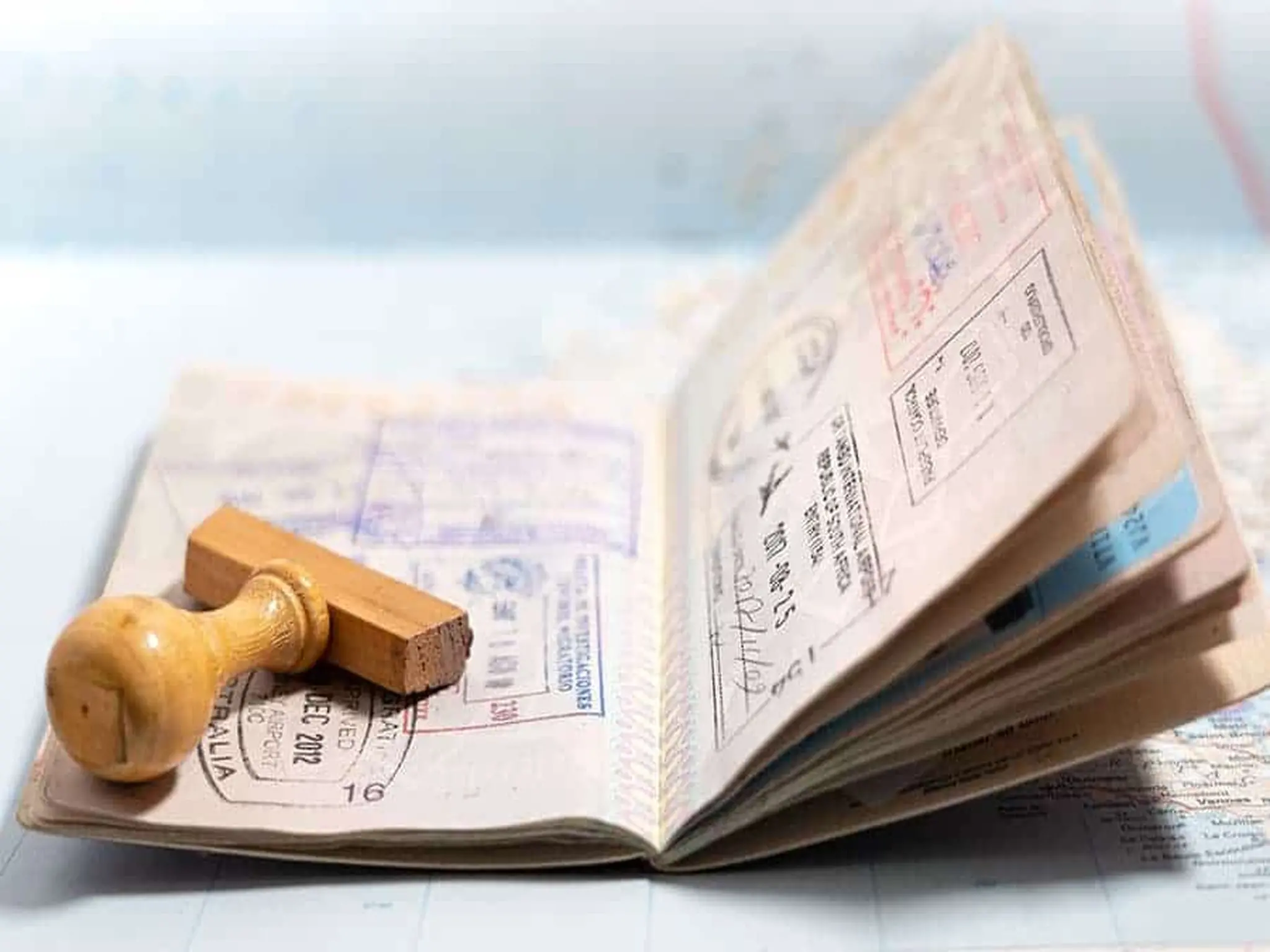 Announcing the types of entry visas to the UAE according to the validity period