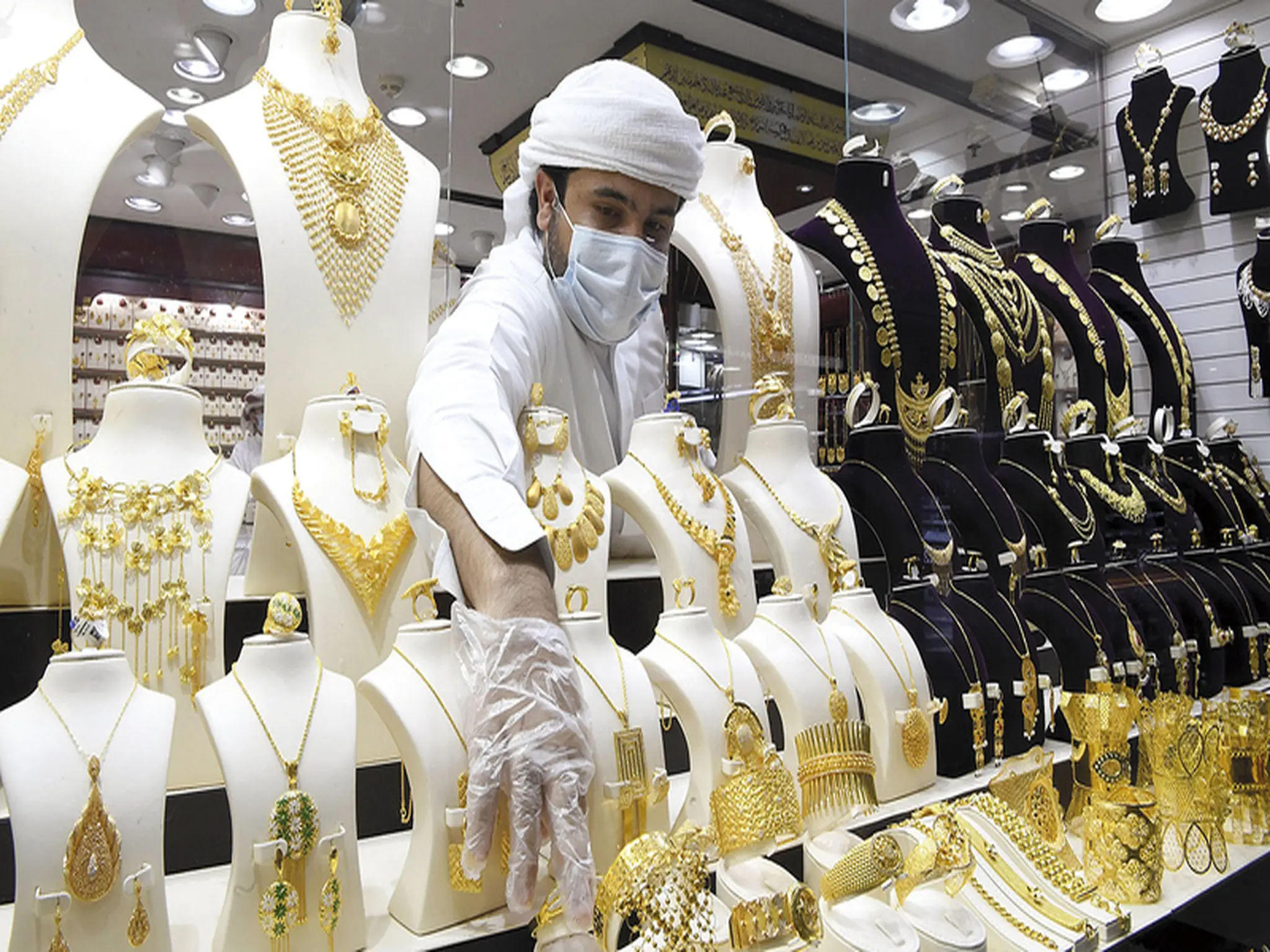 Urgent Dubai: a decrease in the price of gold and an increase in the percentage of sales