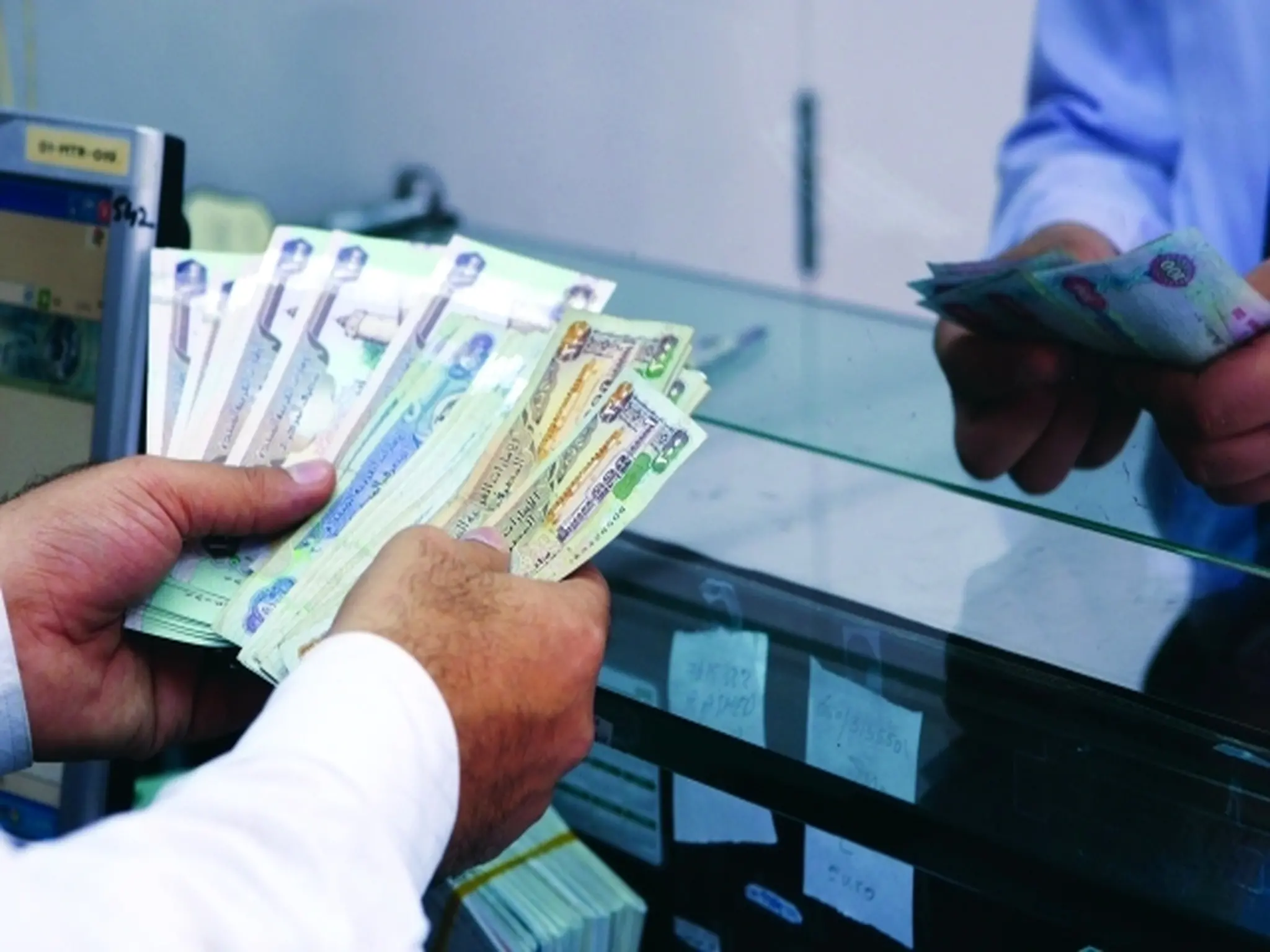 Urgent price of the UAE dirham today against (dollar, rand, pound, rupee, peso, dinar, taka and riyal) and oth