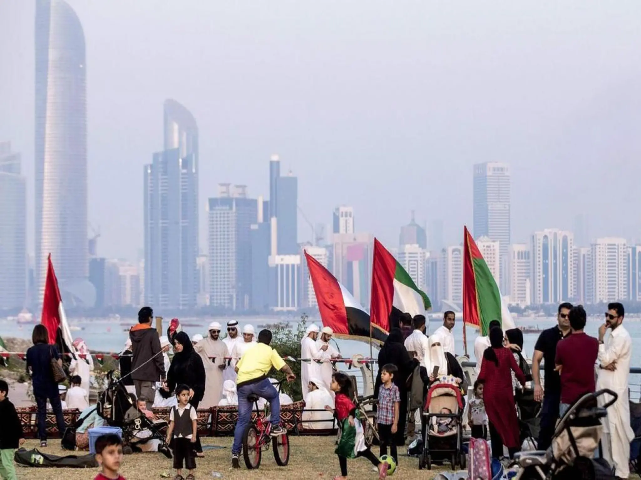 Urgent UAE: adopting 14 types of leave, starting from July