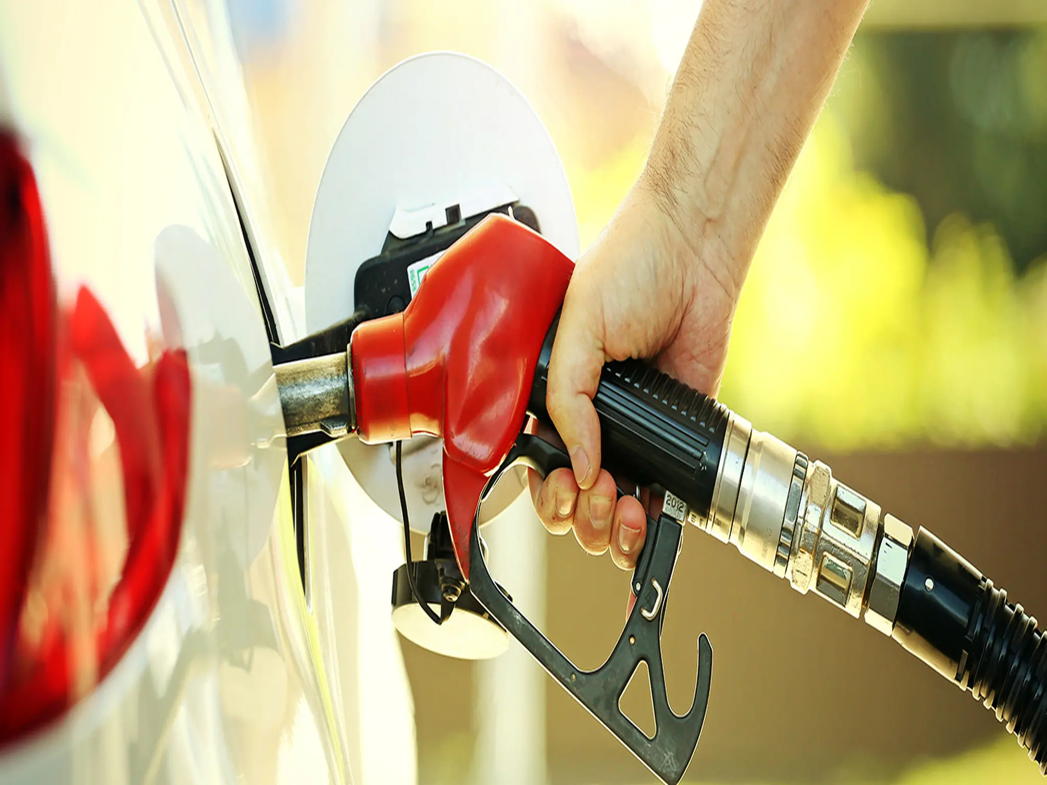 أسعار الوقود الجديدة خلال شهر يوليو في الإمارات تسجل ارتفاعا ملحوظا