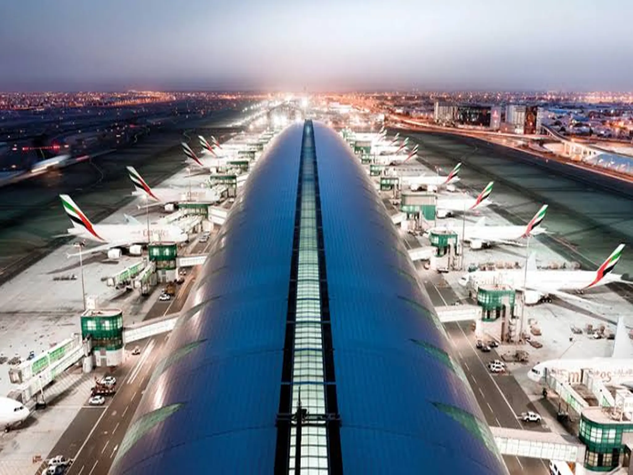 مطار دبي الدولي يتصدر قائمة أفضل المطارات لـ "رحلات الترانزيت"