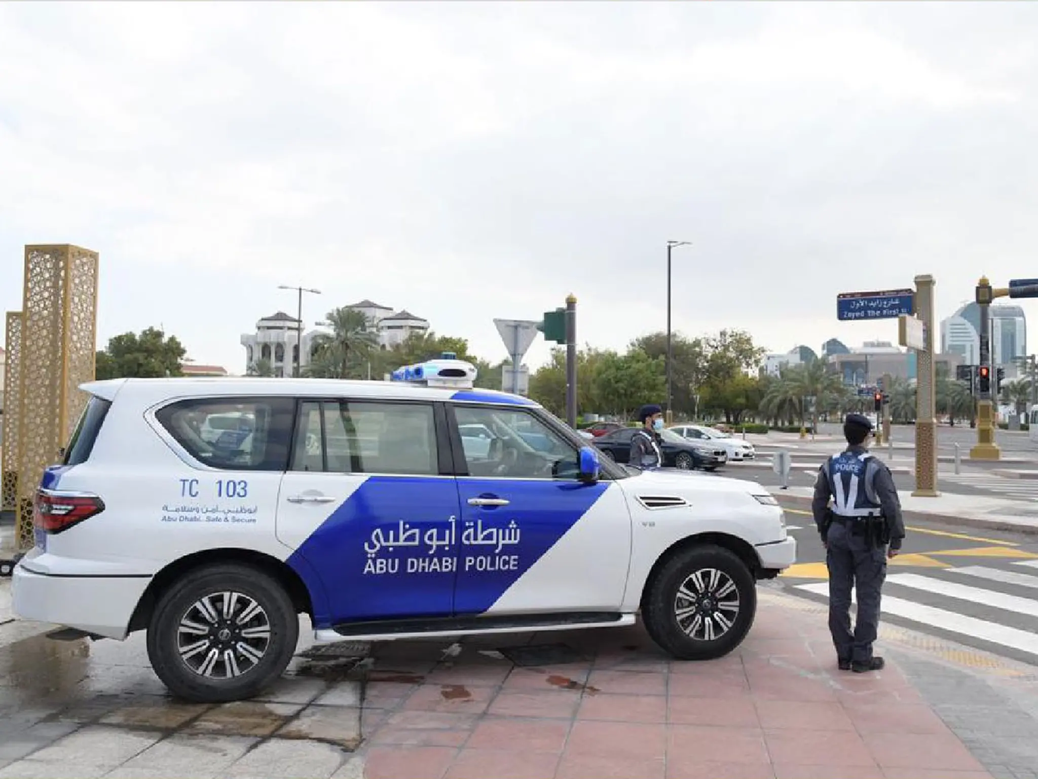 الإمارات تعلن عن تغيير موعد منع دخول الشاحنات والحافلات إلى أبوظبي