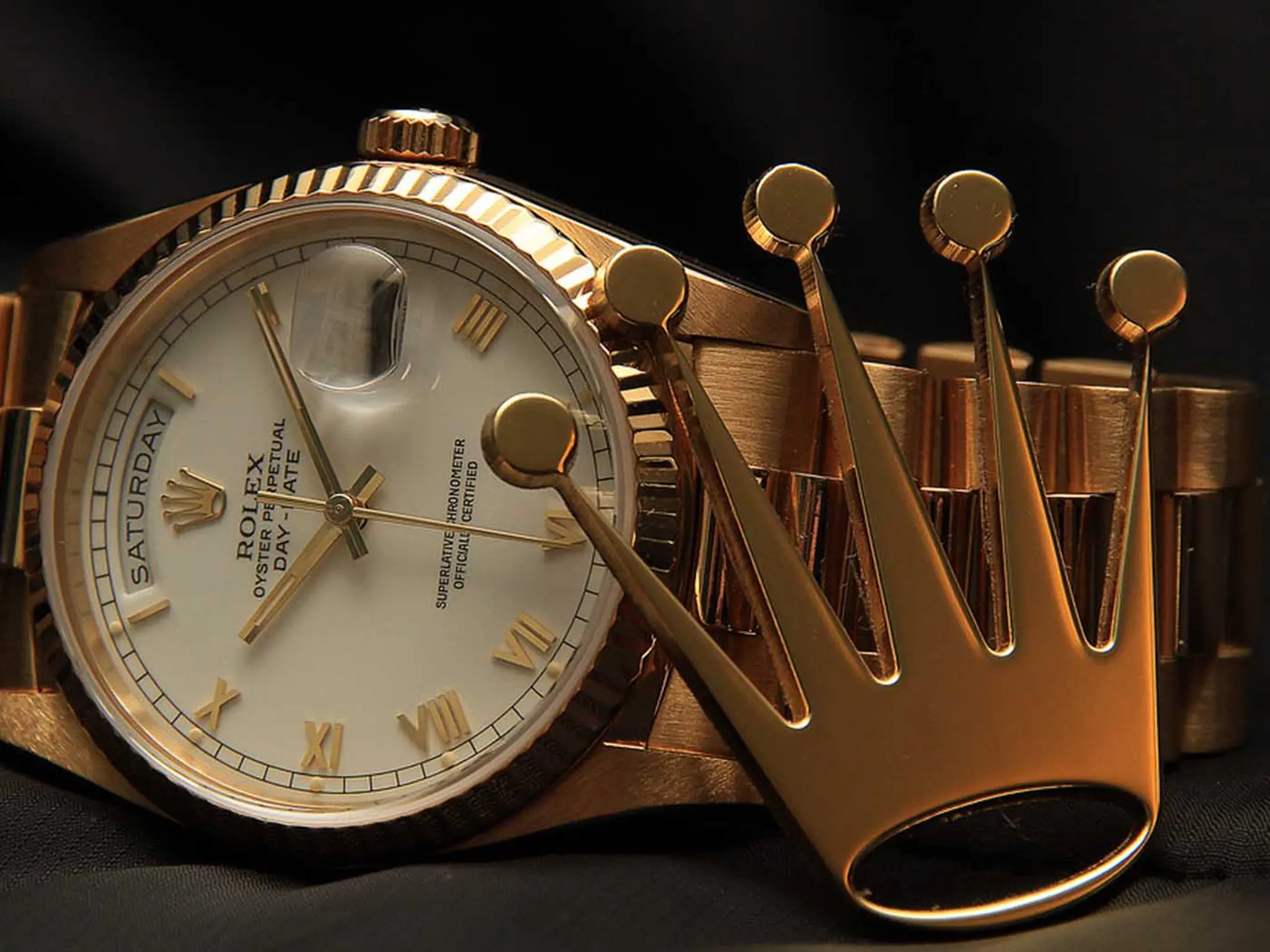 A Resident in the UAE was expelled and fined 201,000 dirhams for stealing a Rolex watch