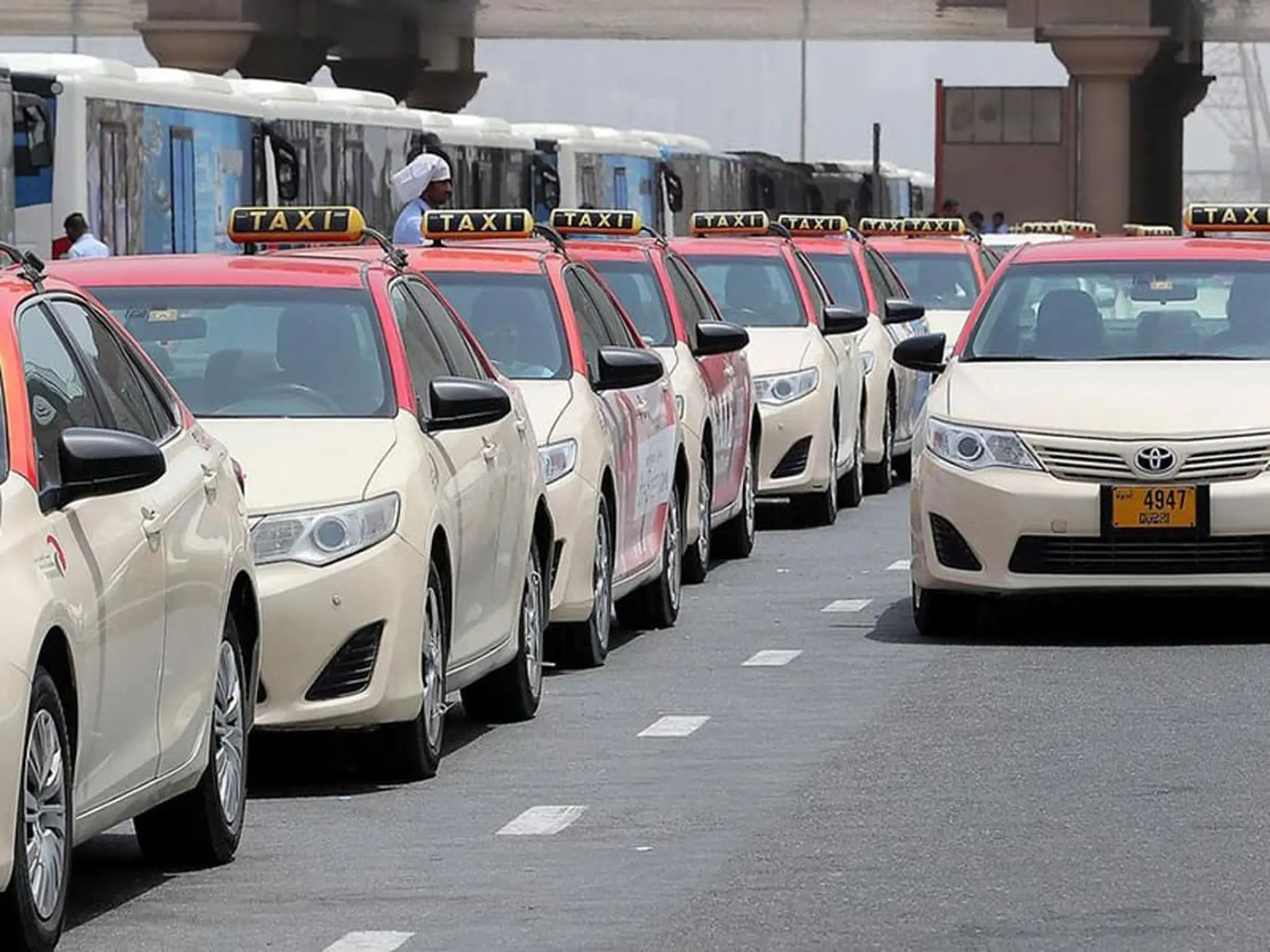 The UAE announces a hike in taxi tariffs