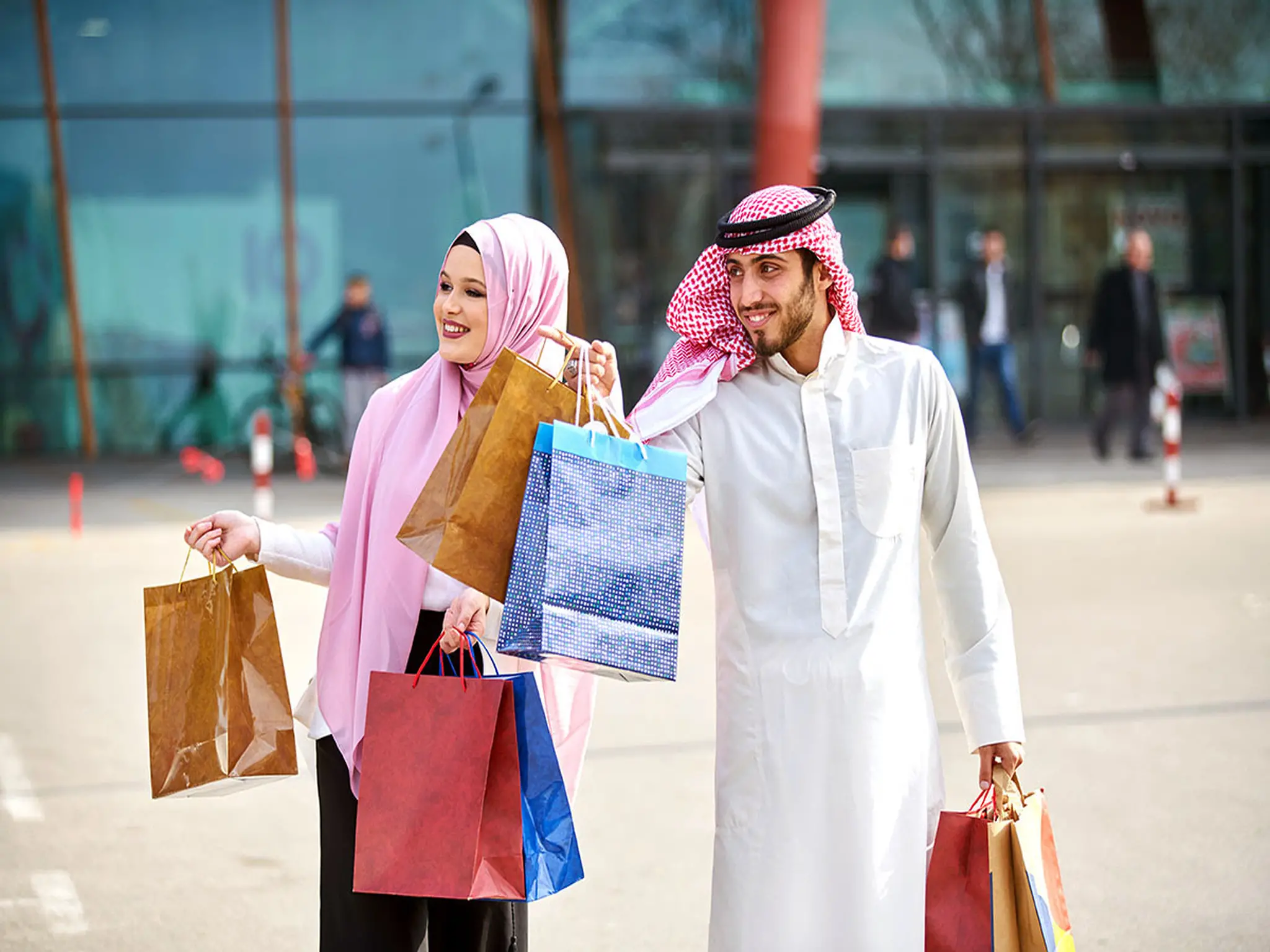 التسوق في دبي.. شراء السلع بأقل من نصف الثمن في دبي خلال الأيام القادمة