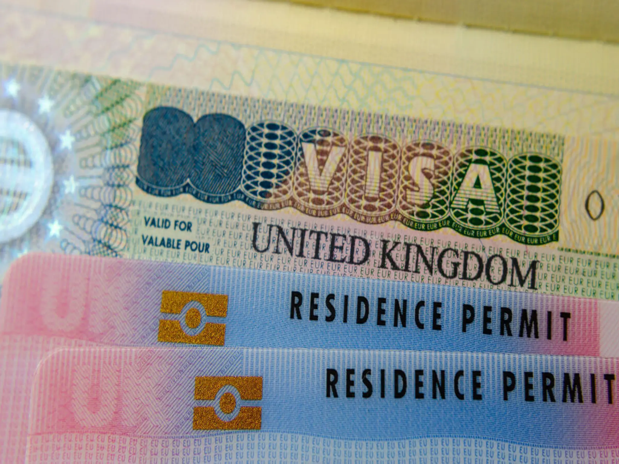 The UK issues a new permit allowing travel an unlimited number of times for two years