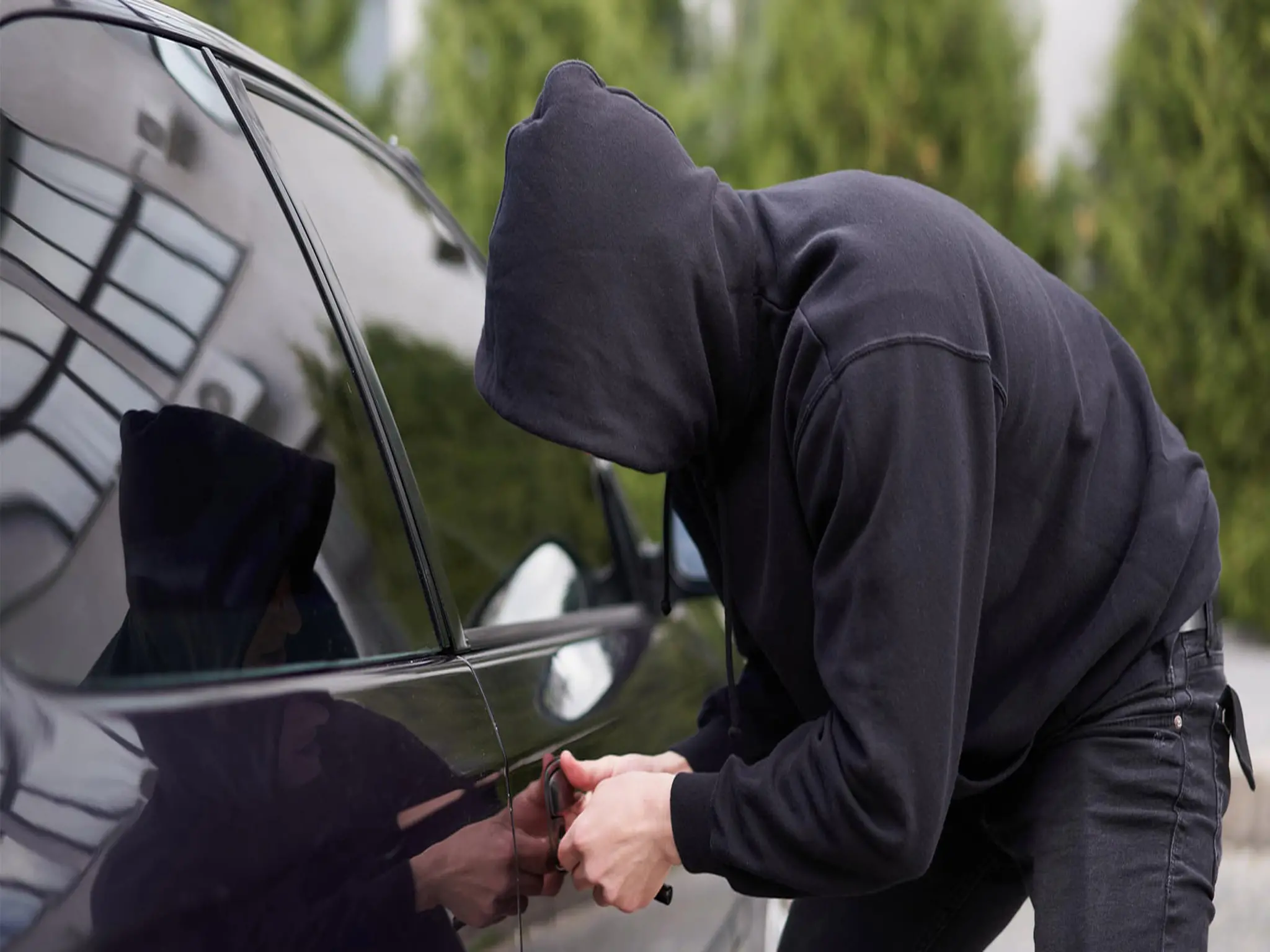 UAE: Police warn of a mistake that makes Your Car Vulnerable to Break-in
