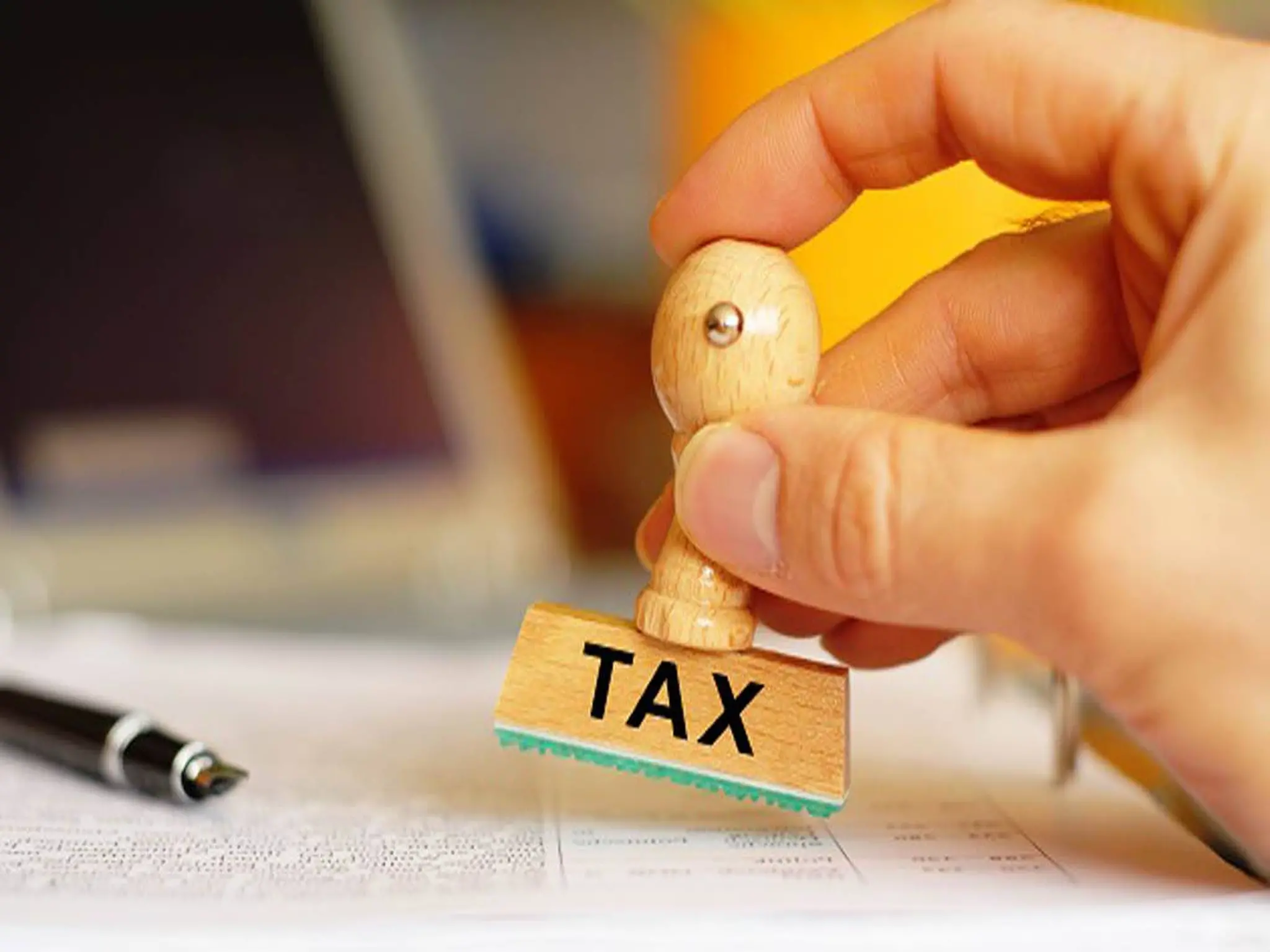 The UAE issues clarification regarding imposing income tax on individuals