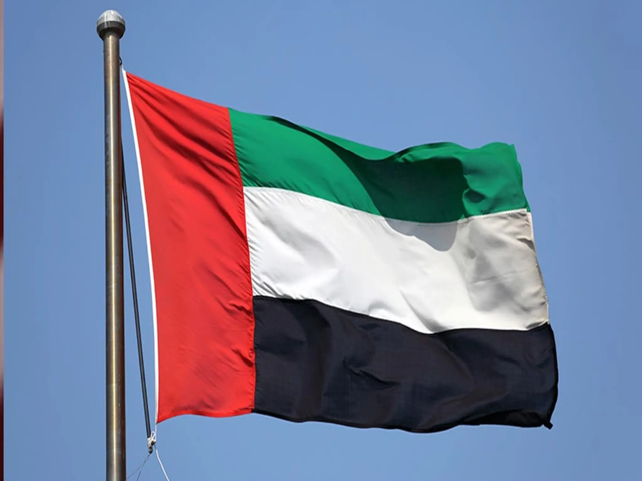 UAE issues a decision regarding a work permit