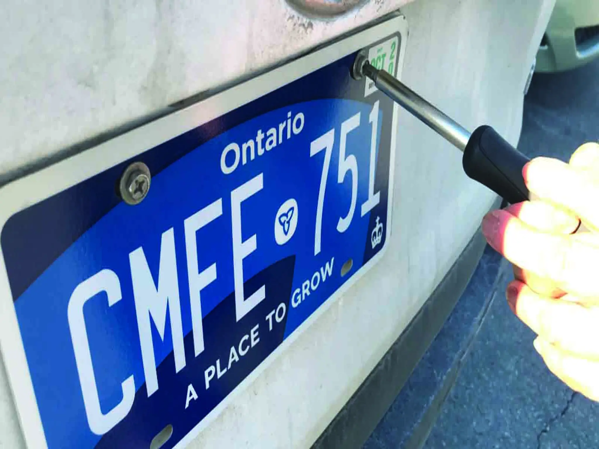 The Canadian government issues an urgent decision regarding licensing car plates