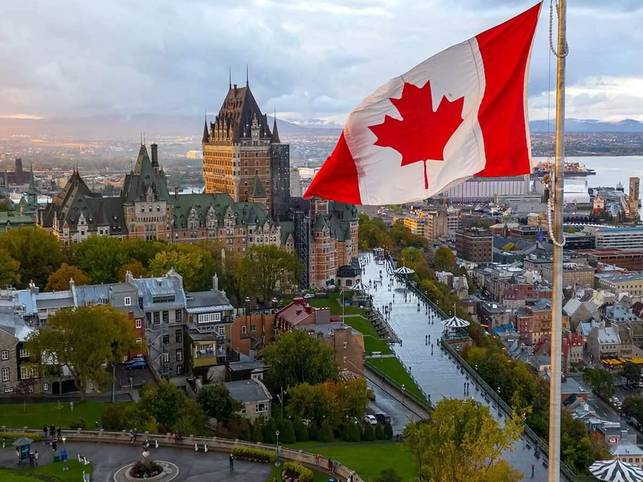 Working in Canada: How to find a profitable and stable job opportunity
