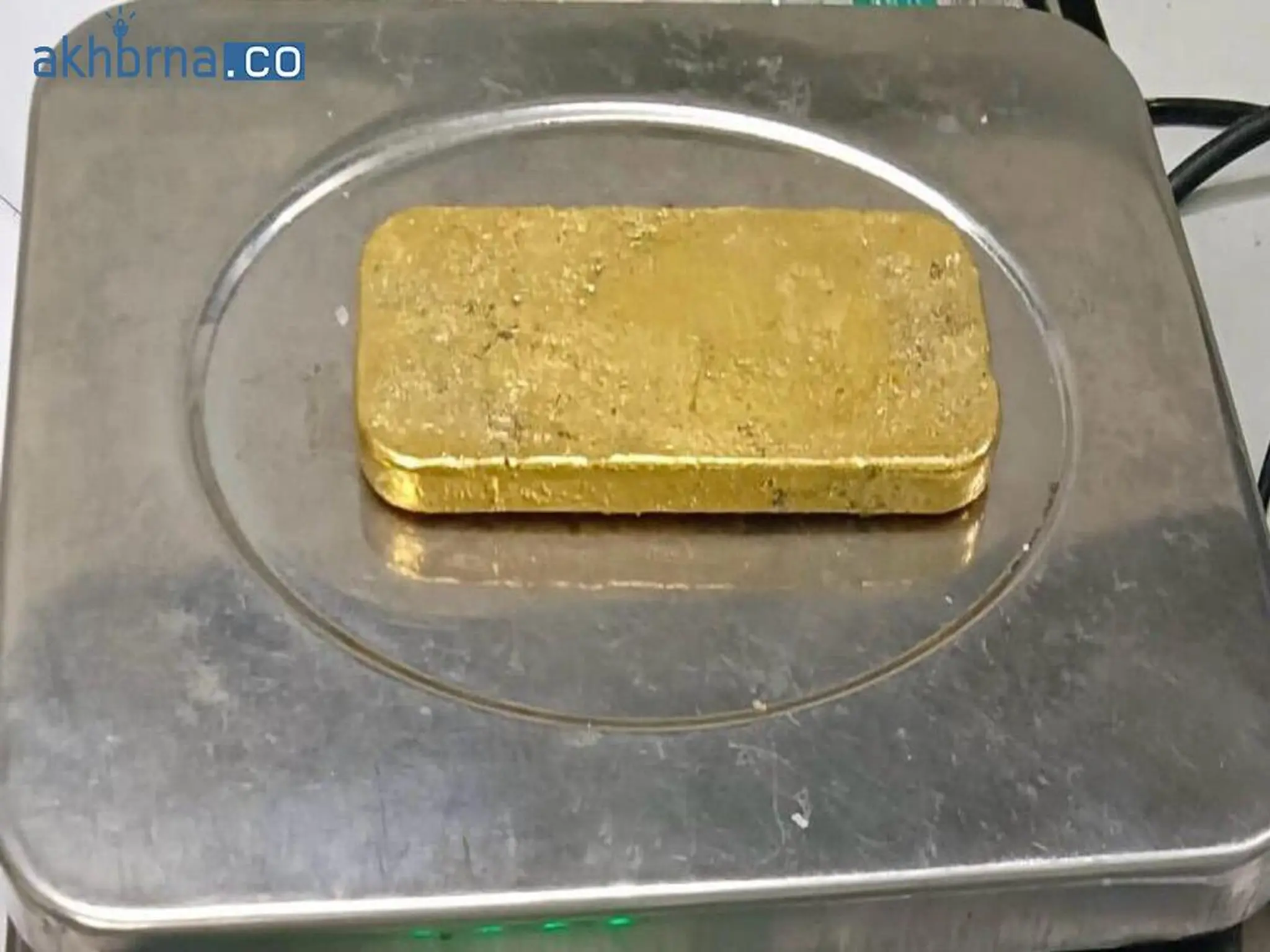 Indian Customs arrested a passenger for smuggling gold from Gulf country
