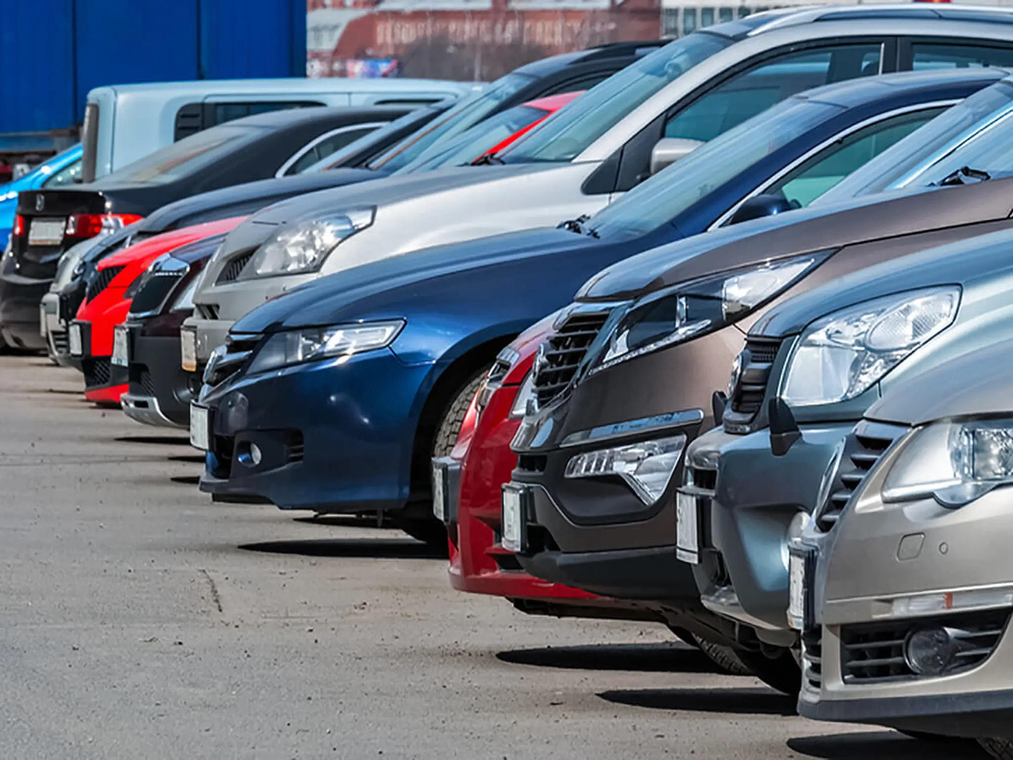 أفضل وقت لشراء السيارات المستعملة في الإمارات بخصم يزيد عن 15%