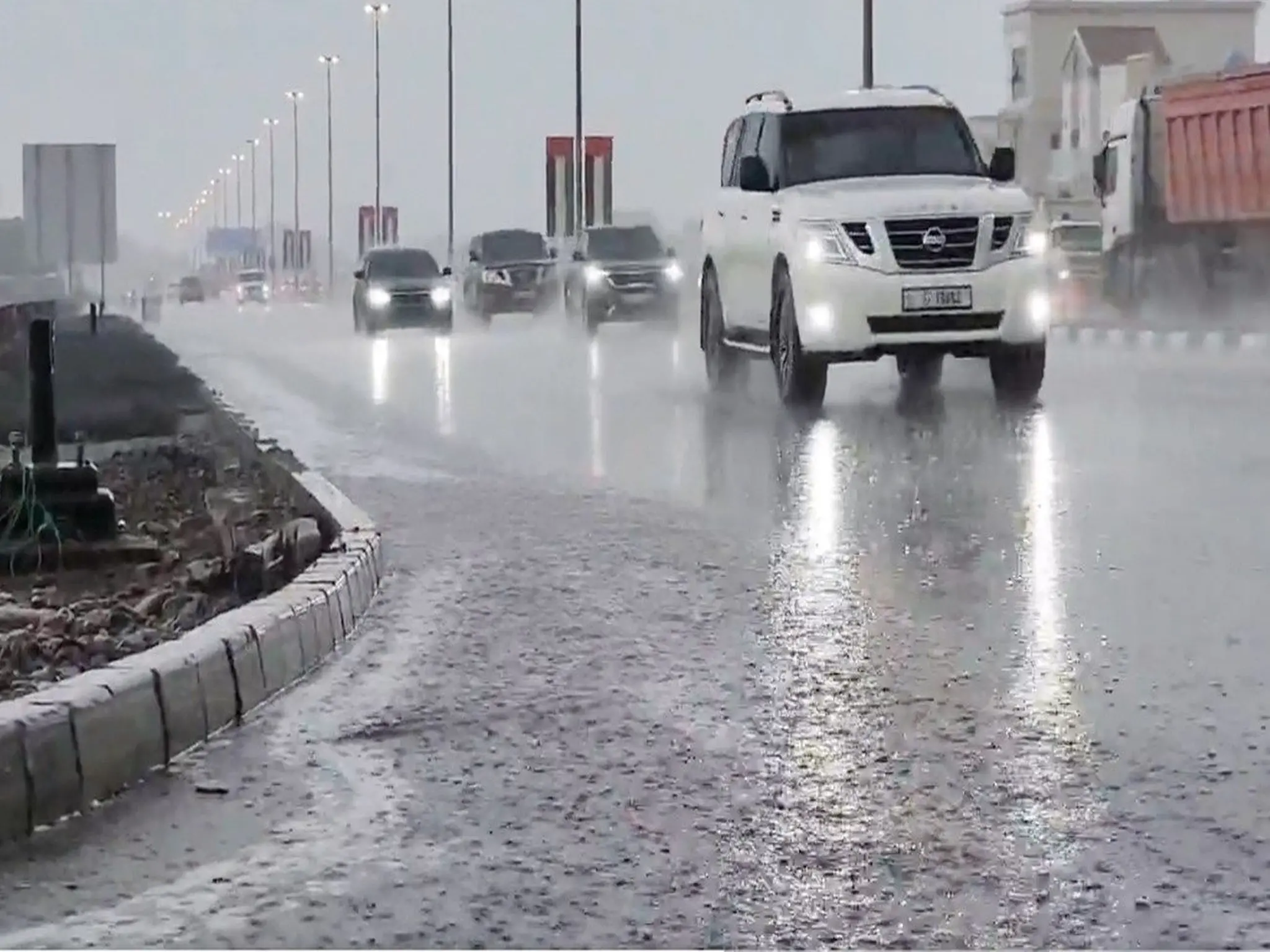 UAE Meteorology issues a weather warning regarding heavy rain