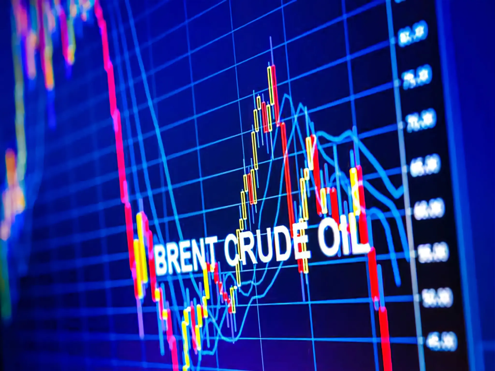 أسعار النفط تقفز إلى أعلي مستوياتها بعد قرار مجموعة أوبك+