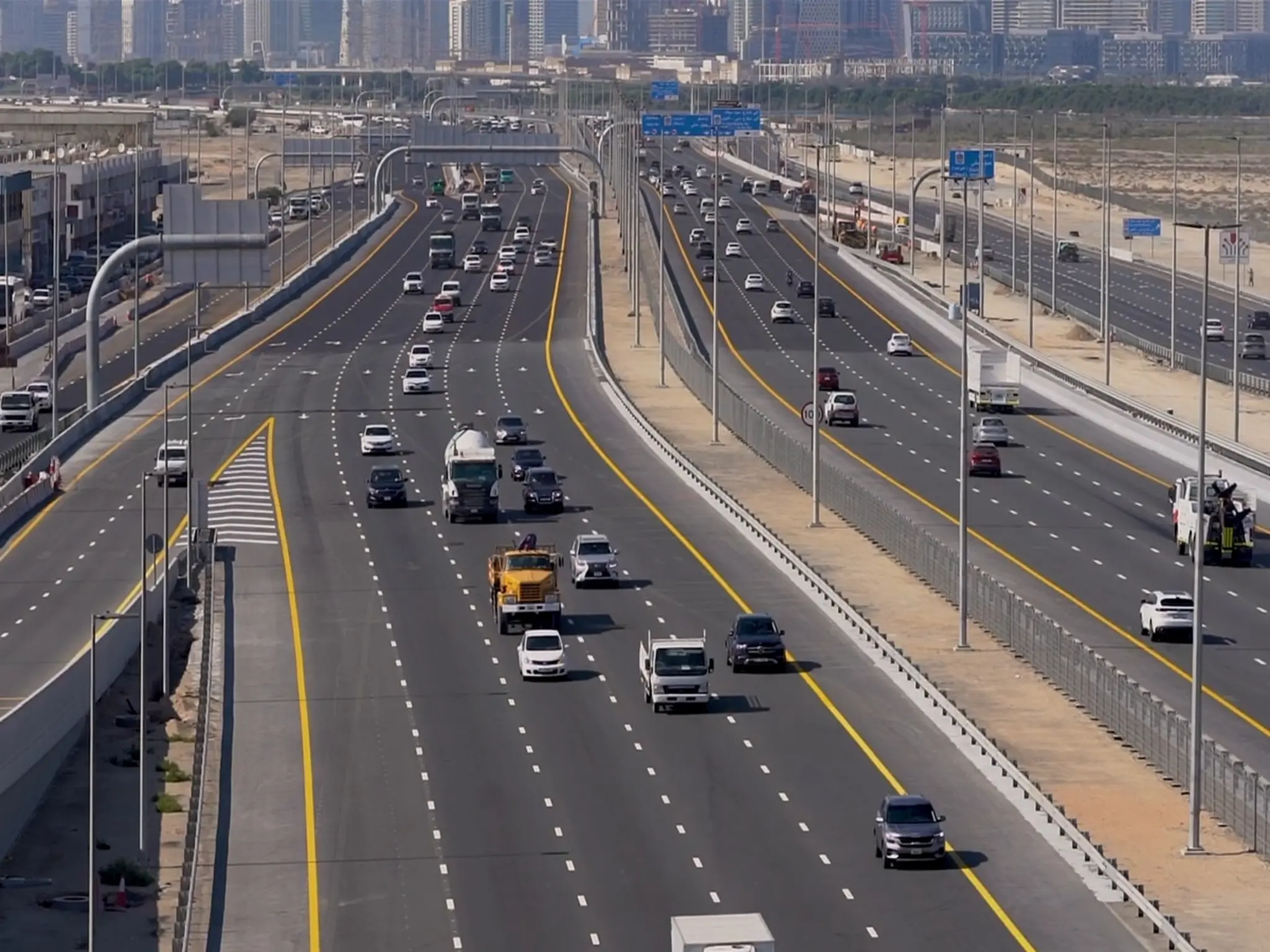مركز النقل يعلن عن إغلاق متجدد لبعض الطرق الرئيسية في أبو ظبي يوم الاثنين