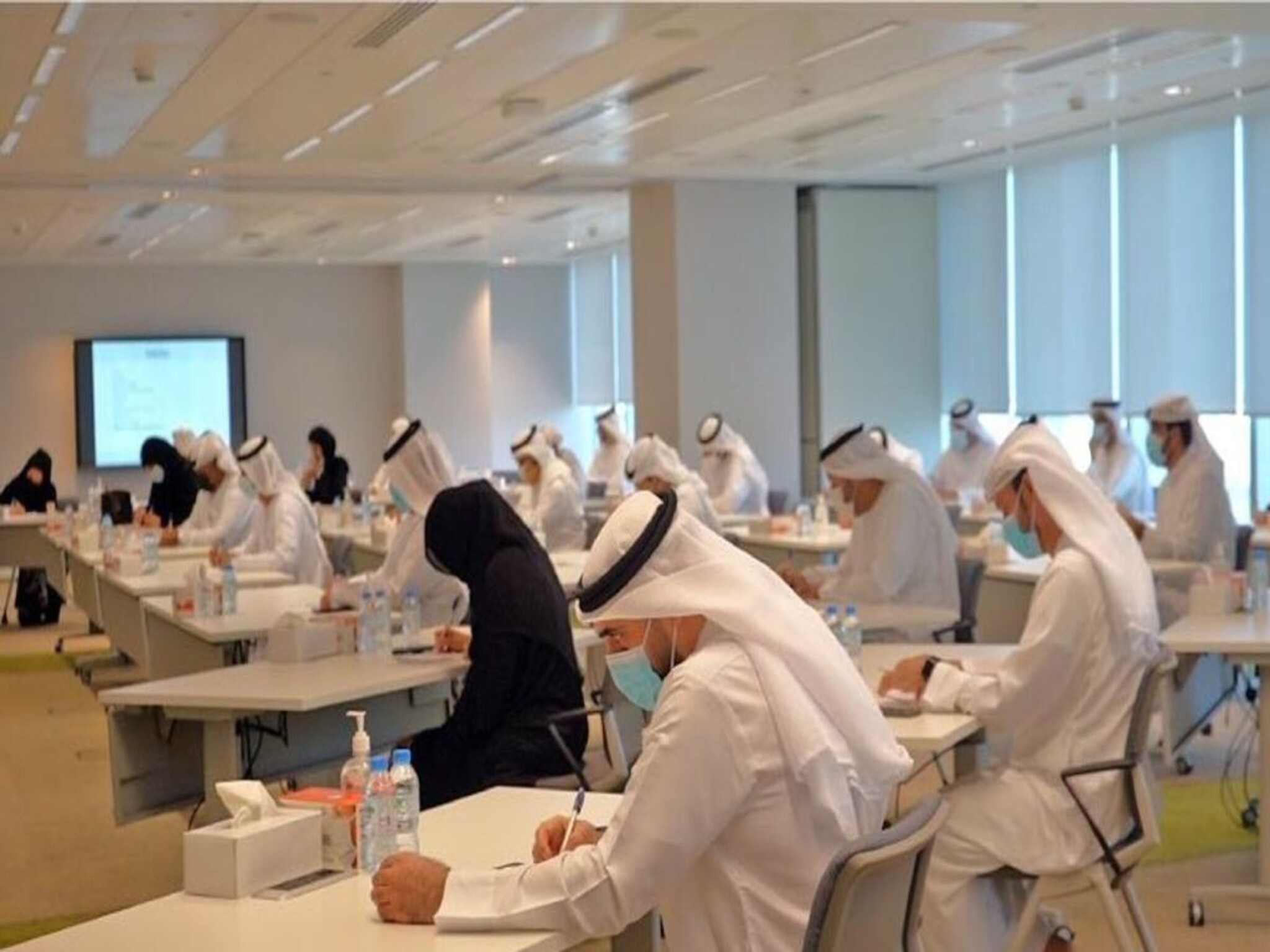 عطلة ٣ أيام أسبوعيا للموظفين خلال رمضان في بعض مناطق الإمارات