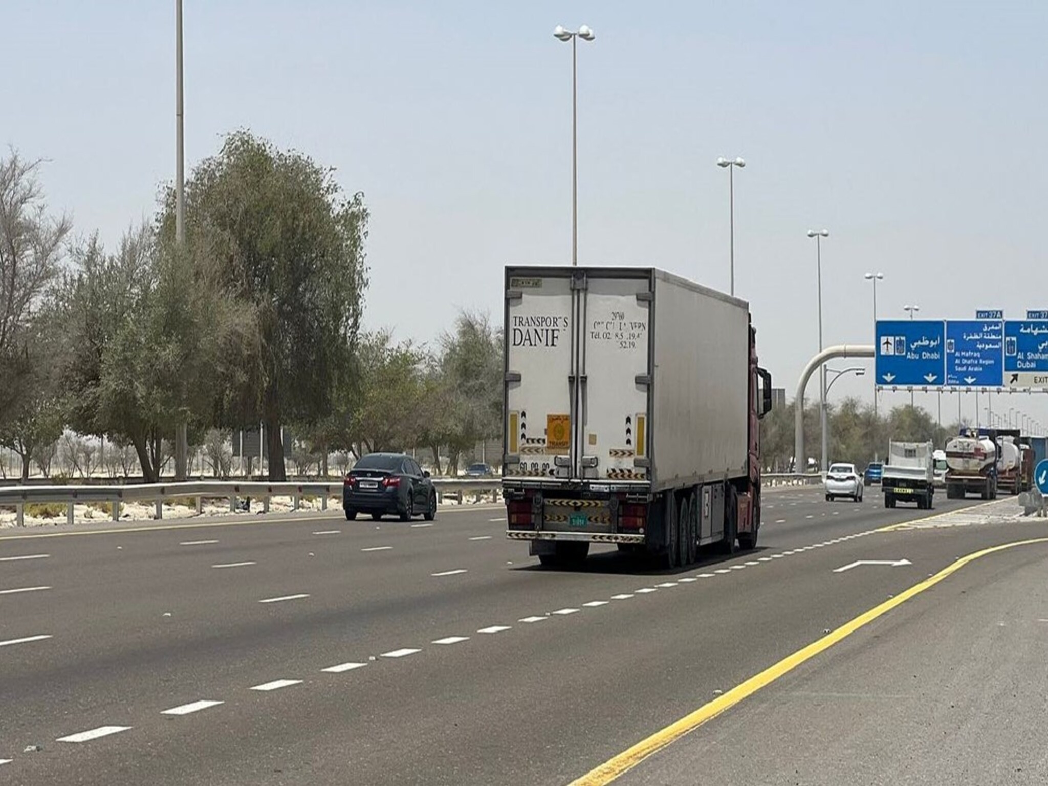 تغيير مواعيد سير الشاحنات والمركبات الثقيلة في أبوظبي خلال شهر رمضان