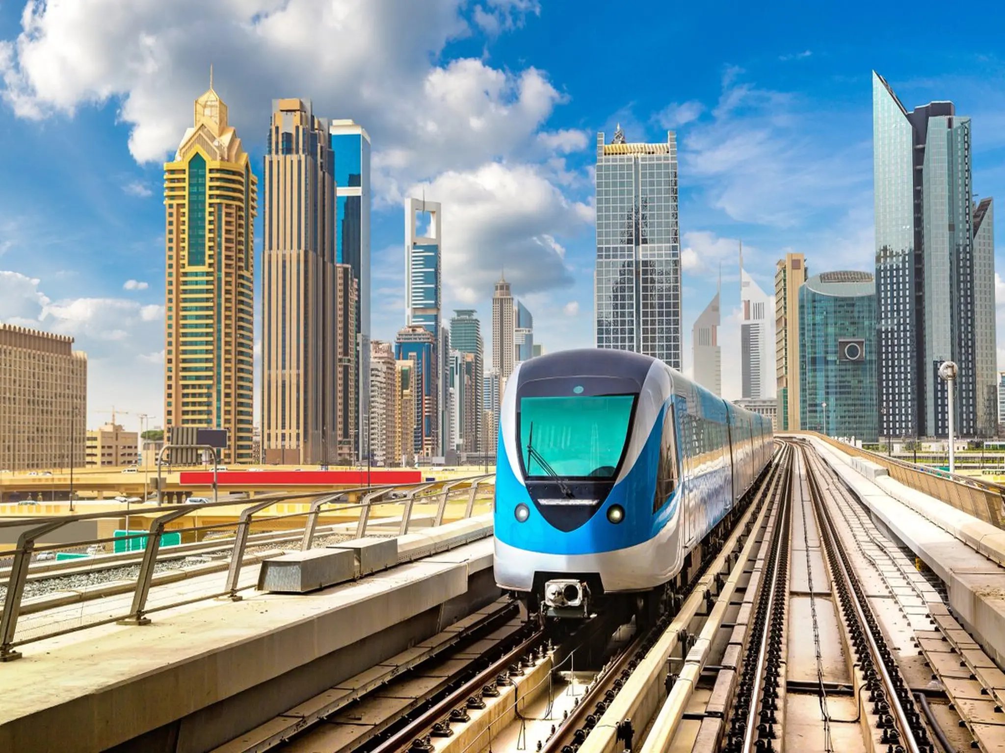 خدمات مترو دبي تتوقف بشكل مفاجئ مؤقتا بسبب مشكلة فنية