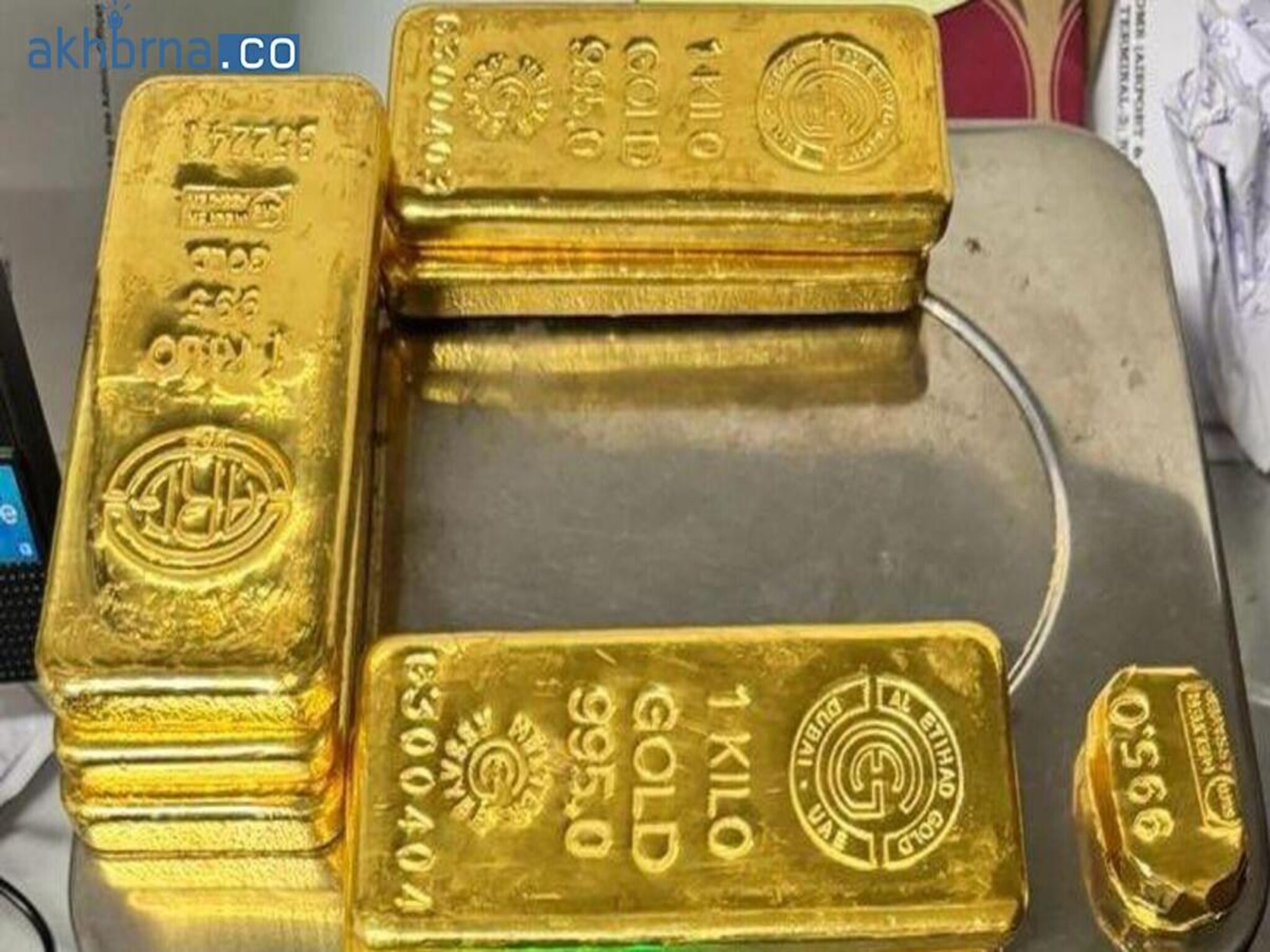 Indian Customs arrest passenger for smuggling gold worth Dh1.9 million from oman