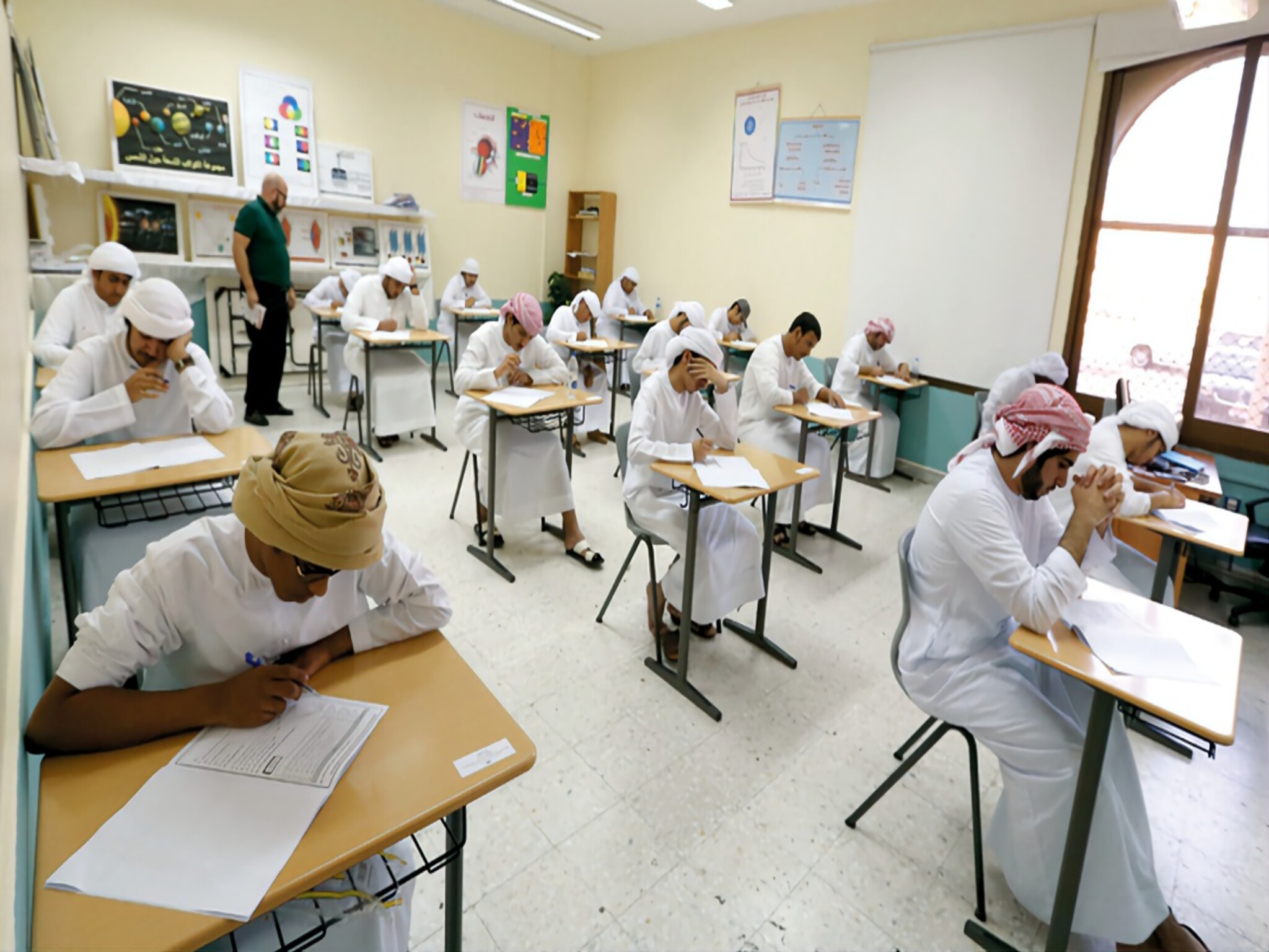 الإمارات: رصد عدداً من حالات الغش في إختبارات نهاية الفصل الدراسي الثاني