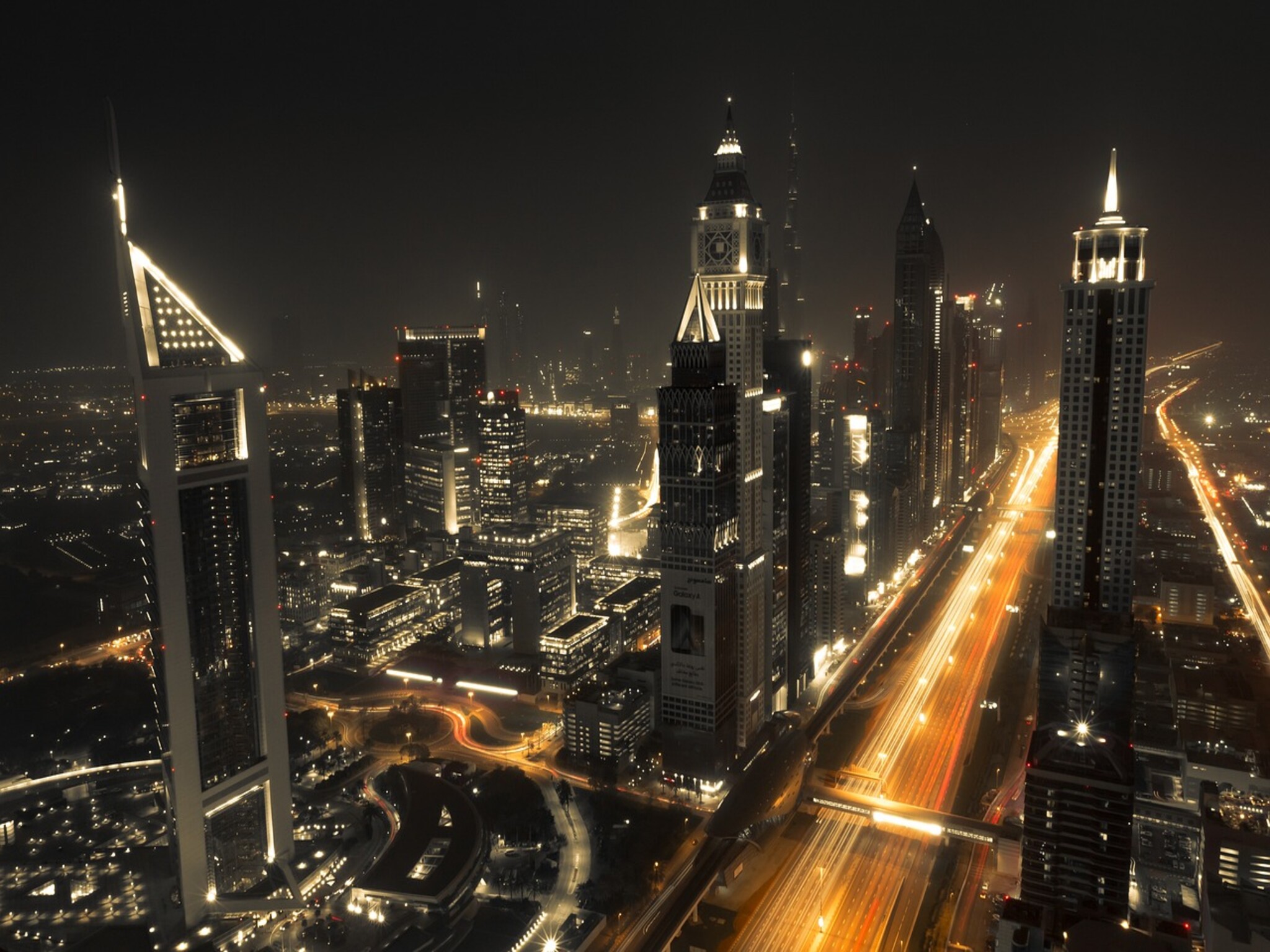 طرق دبي: إعتماد الإصدار الأول من دليل شهادات عدم الممانعة لمشاريع البنية التحتية