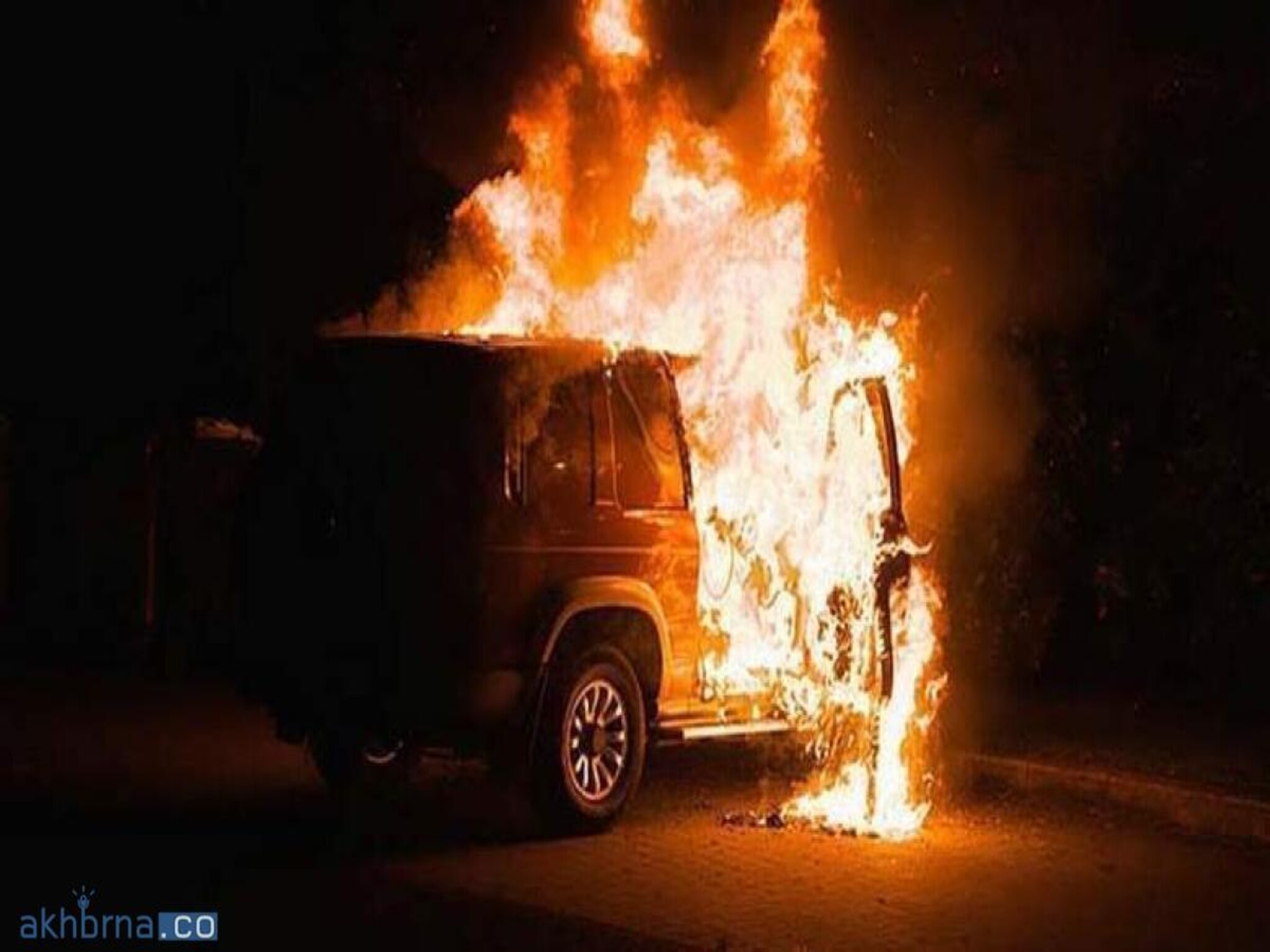 Dubai Police issue warning regarding vehicle fire on major road