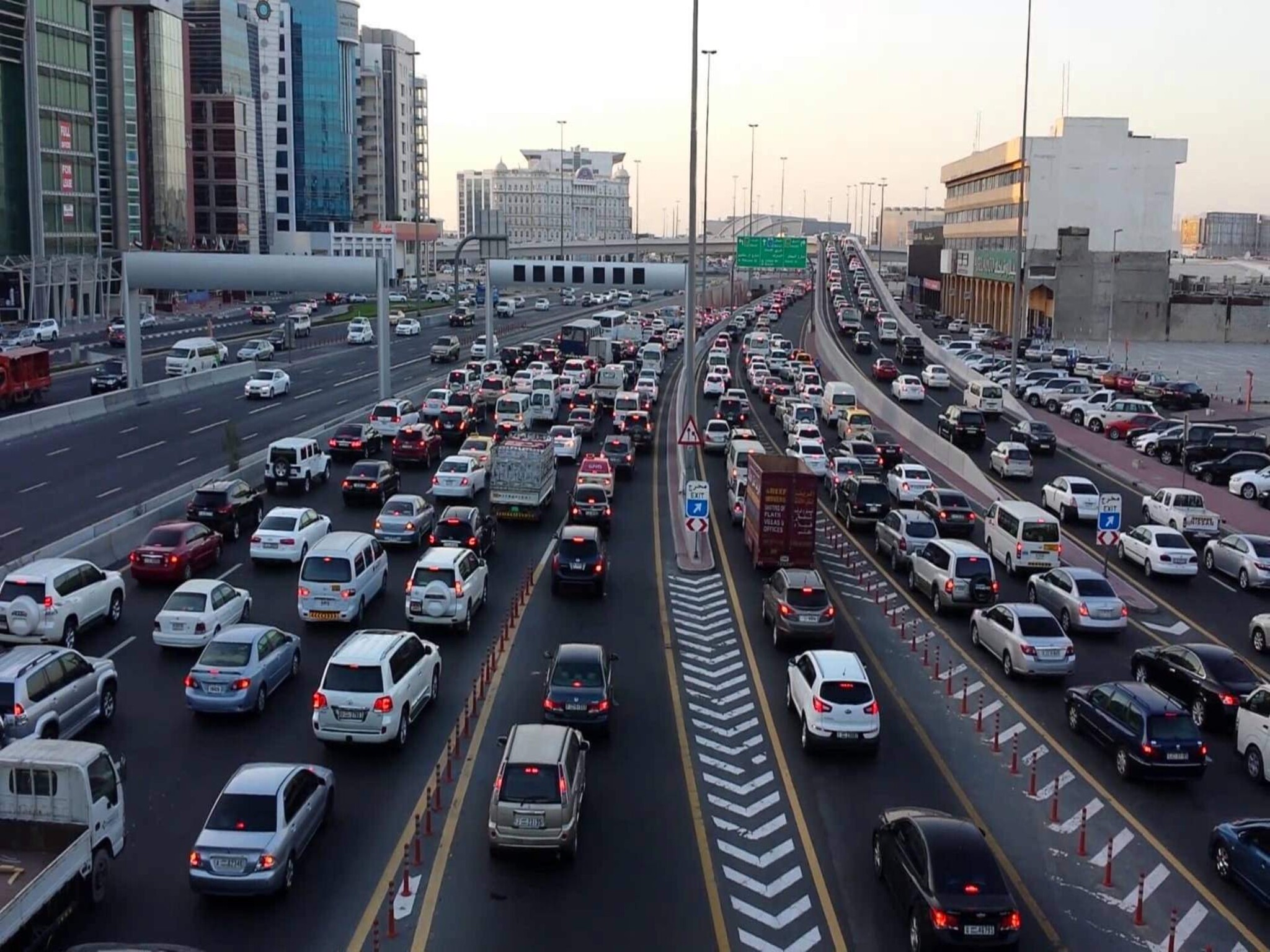 Urgent.. An important statement from Dubai Roads regarding the new lanes on six vital streets