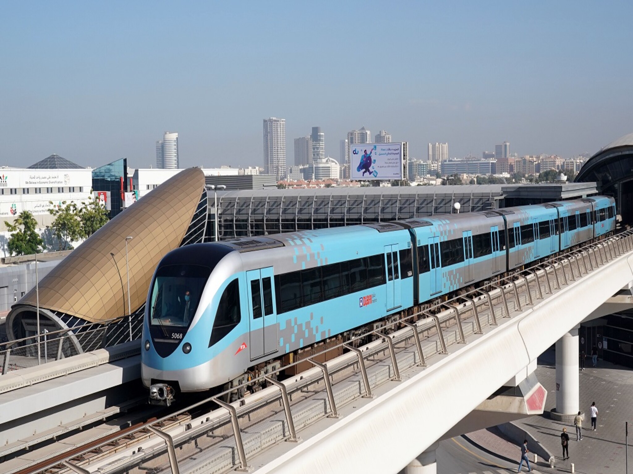 Emirates Roads Authority calls to avoid using the metro at rush hour