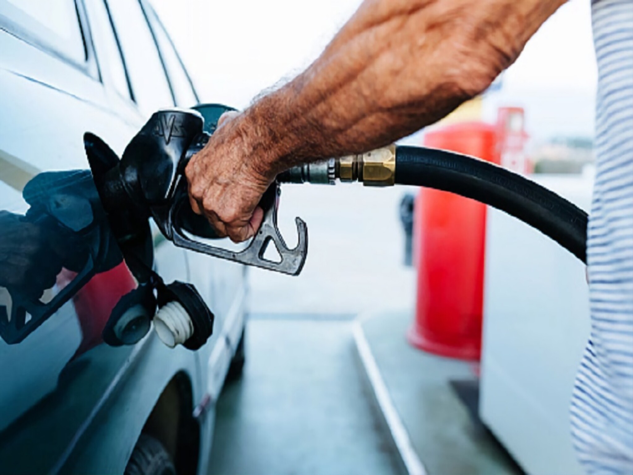 الإعلان عن أسعار البنزين الجديدة في الإمارات لشهر مايو 2024