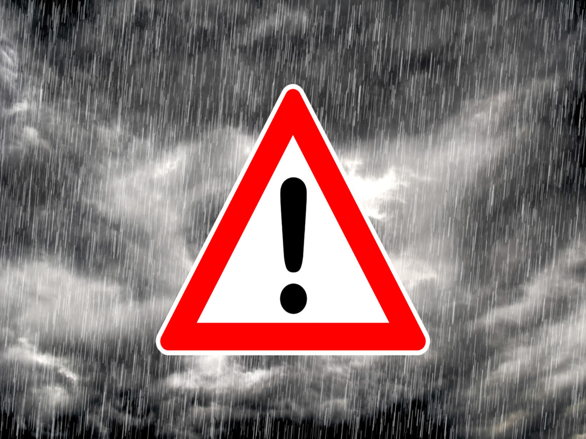 إصدار تحذيرات البقاء في المنزل لسكان الإمارات بسبب الأمطار الغزيرة