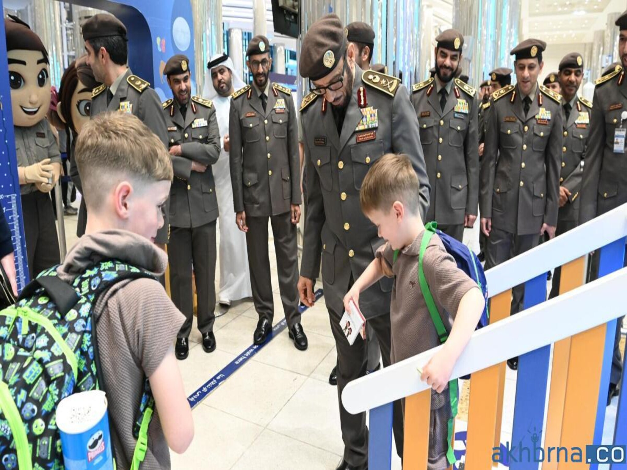 Dubai Airport: Half a million children stamp passports, using "kiddie lane" 