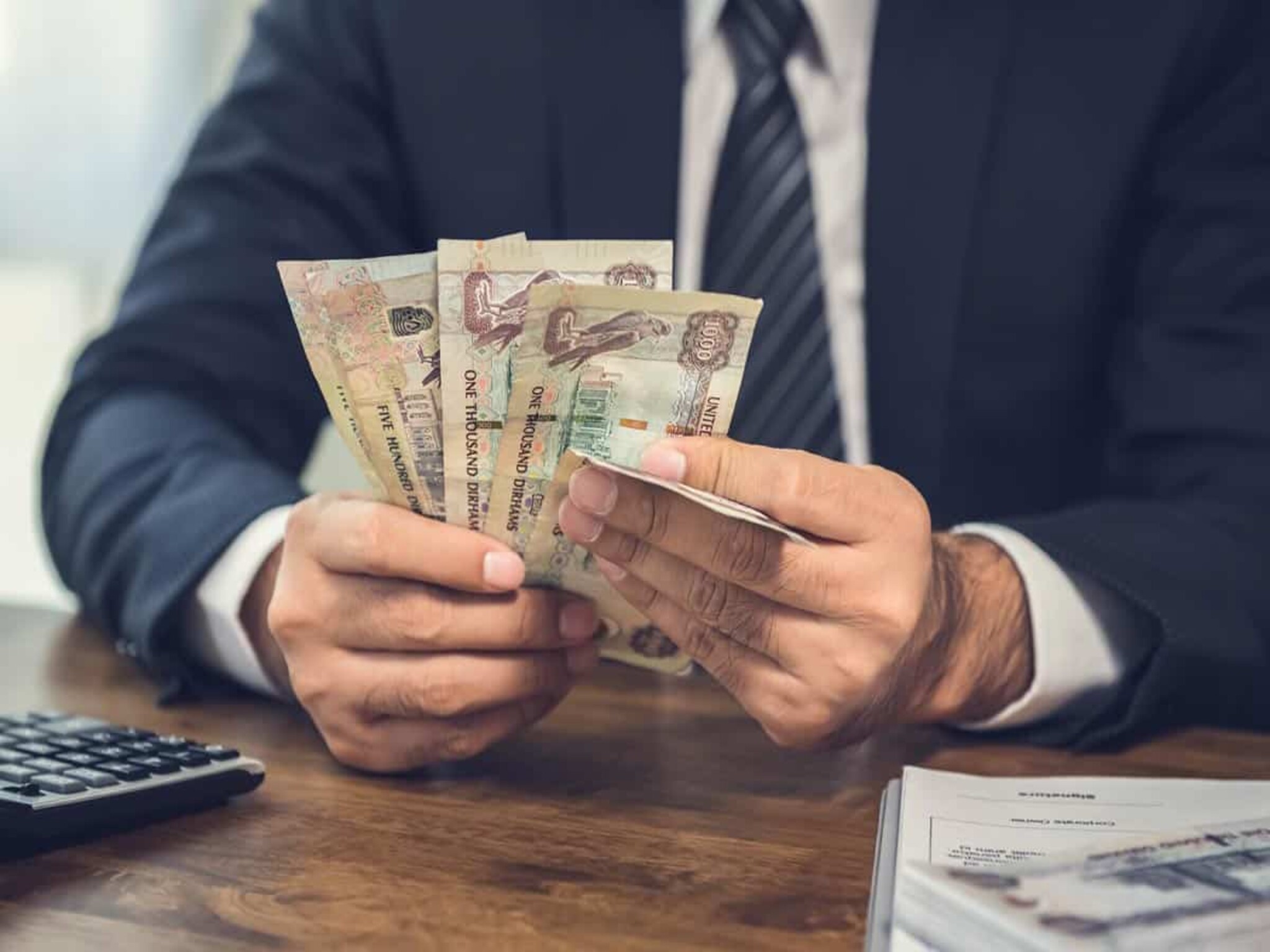 The average monthly salary for professionals in the UAE reaches 37 thousand dirhams