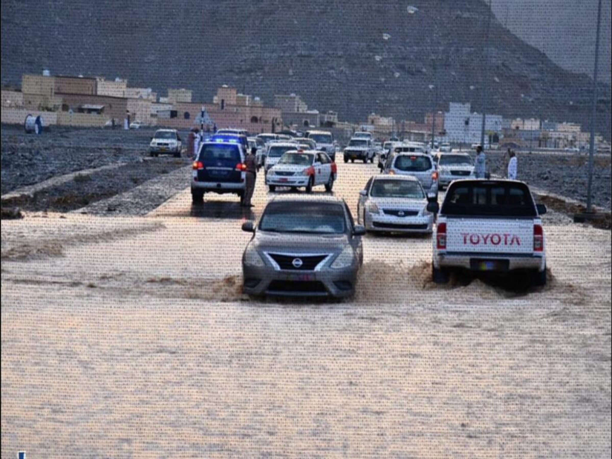 Oman: Nine dead, rescue operations continue amidst flash floods