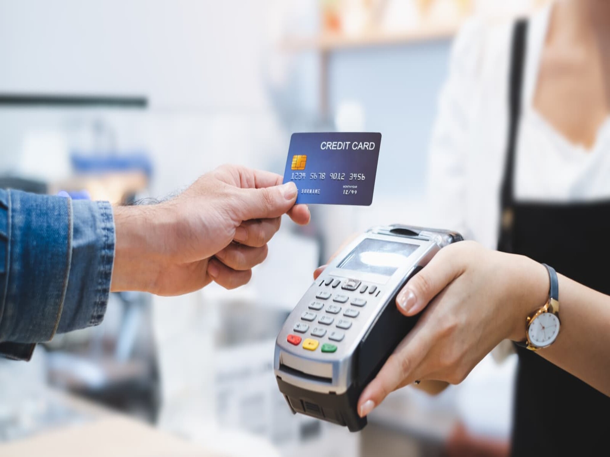 The UAE will soon cancel payment cards and replace them with a more advanced system