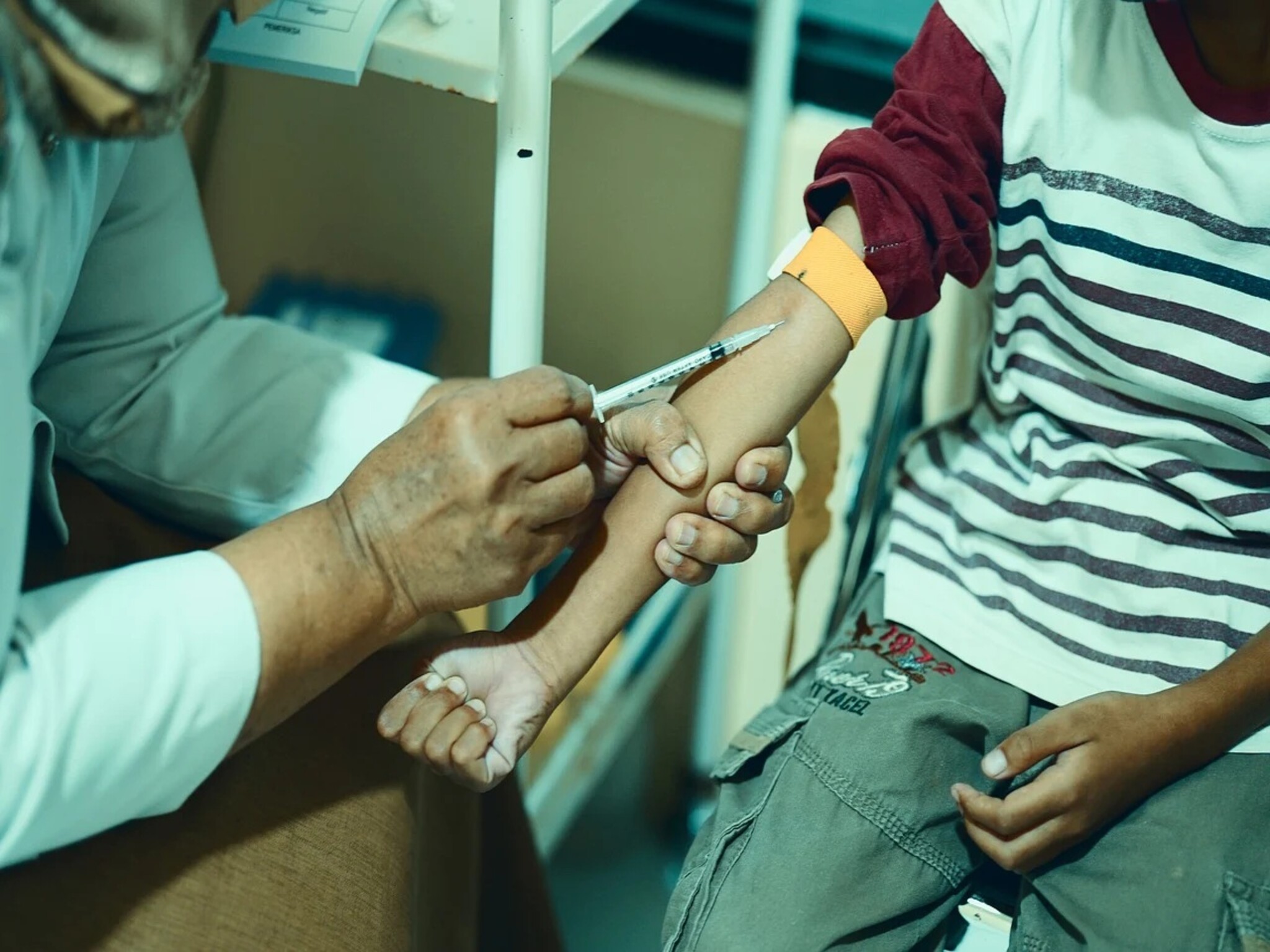 الإمارات تلزم 134 منشأة صحية بتقديم الفحوصات الطبية اللازمة لمرضى حمى الضنك