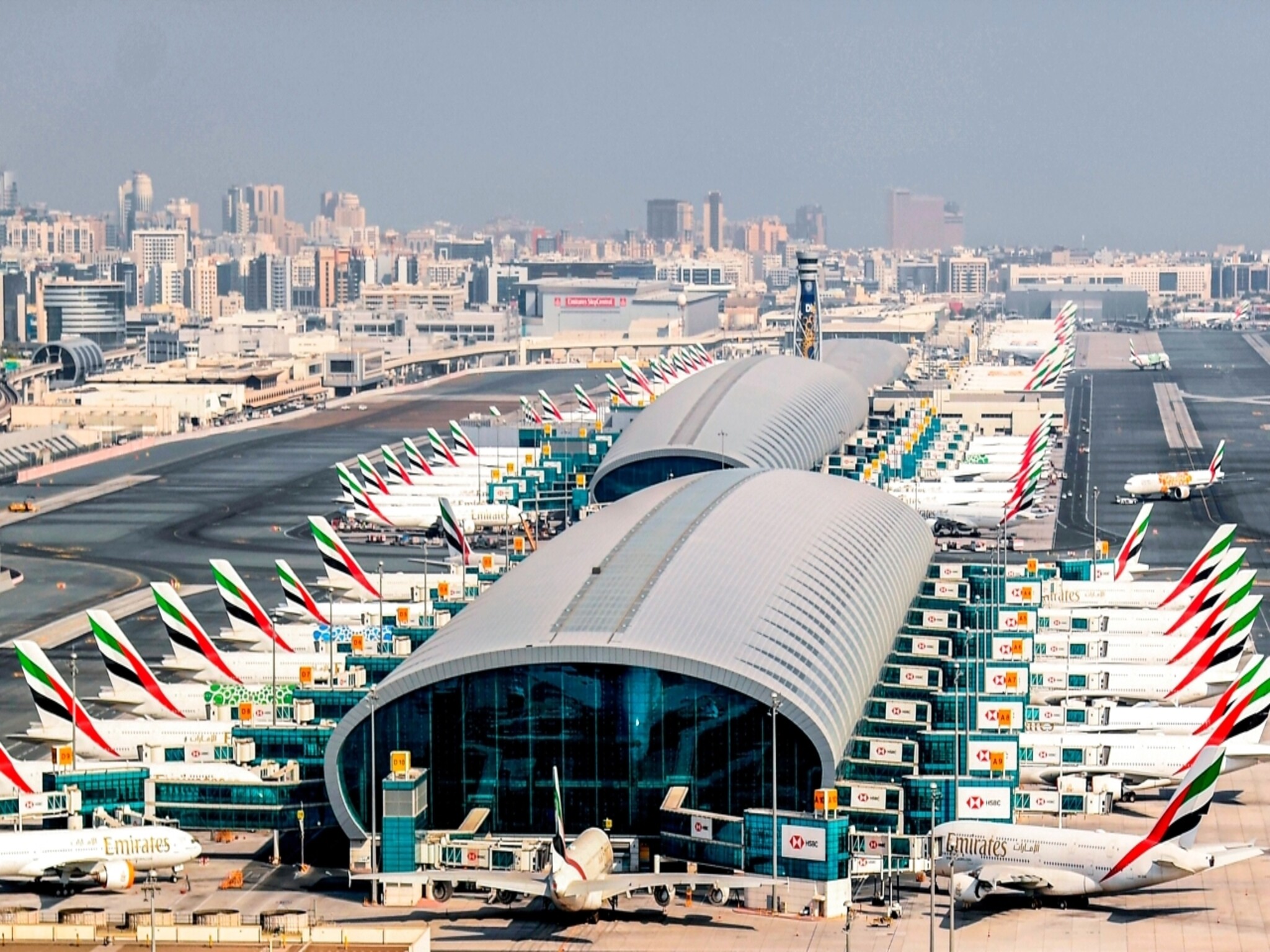 مطار دبي الدولي يستحوذ على 70% من مسارات الطيران الأكثر ازدحاماً في الشرق الأوسط