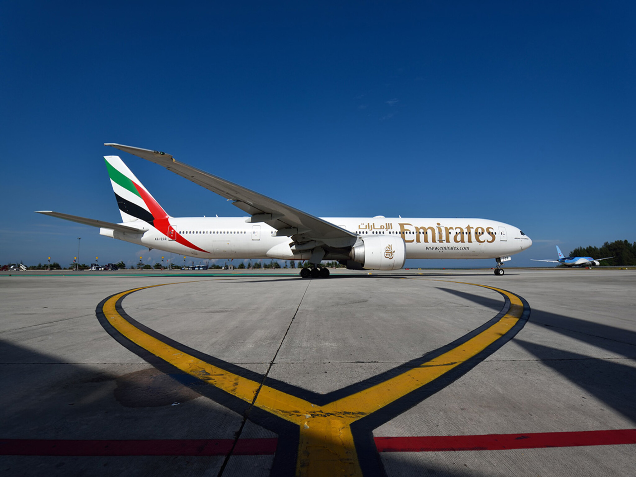 طيران الإمارات توفر فرص عمل جديدة للمقيمين وتمنح موظفيها مكافآت ٢٠ أسبوع