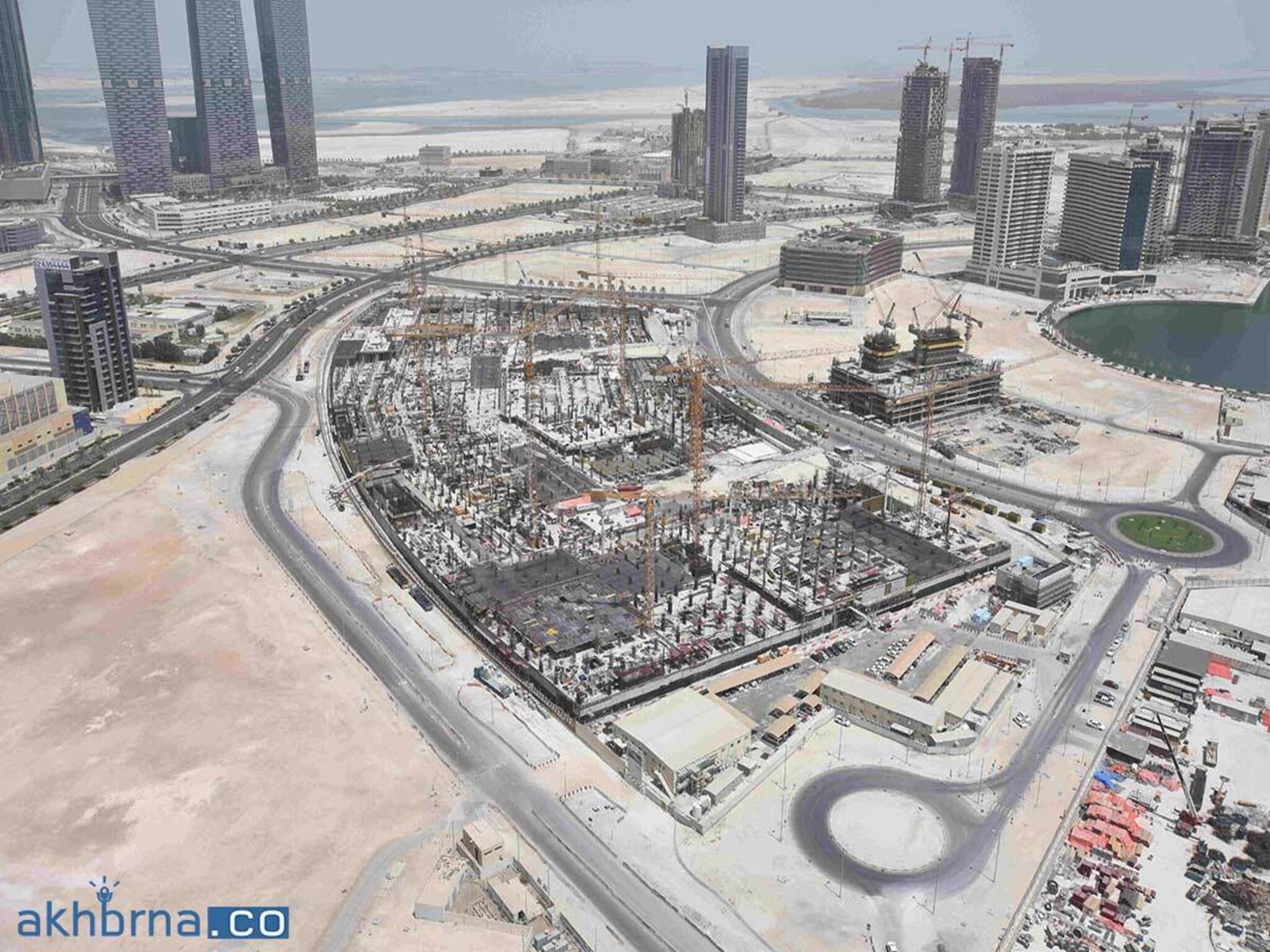  Abu Dhabi announces the launch of a new $1.3bn shopping complex Reem Mall 