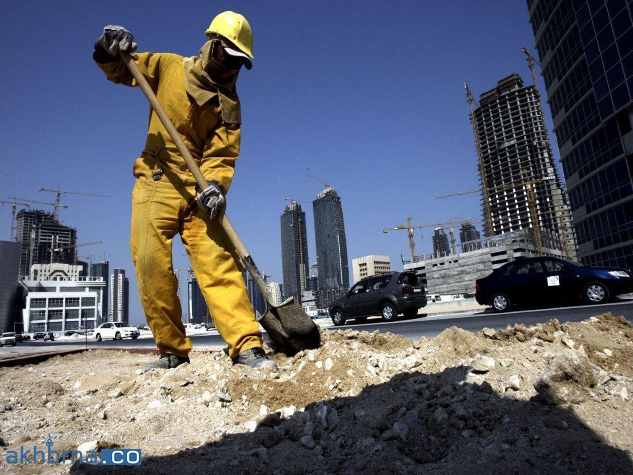 Bahrain announces outdoor work ban starting July 1, with fines reaching $2,650