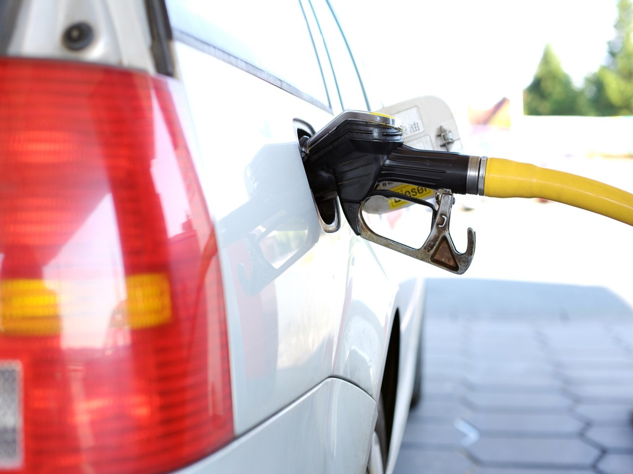 الإعلان عن أسعار الوقود الجديدة في الإمارات لشهر يوليو 2024